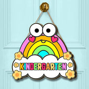 Kindergarten Classroom Door Sign – Cute Rainbow Cloud Welcome Decor with Eyes, Back to School Sign for Preschool or Early Education