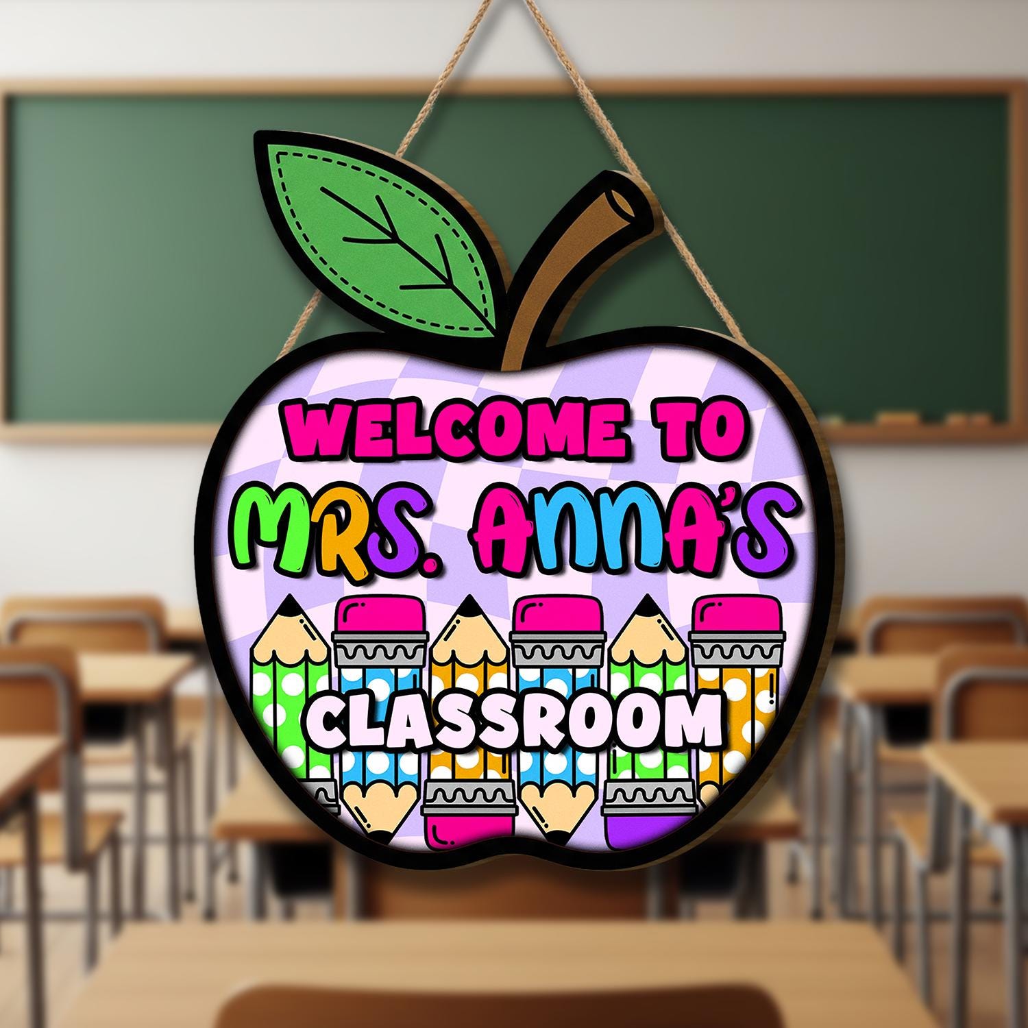 Custom Teacher Welcome Classroom Sign – Personalized Apple Door Hanger with Colorful Pencils, Back to School Teacher Decor, Classroom Decor