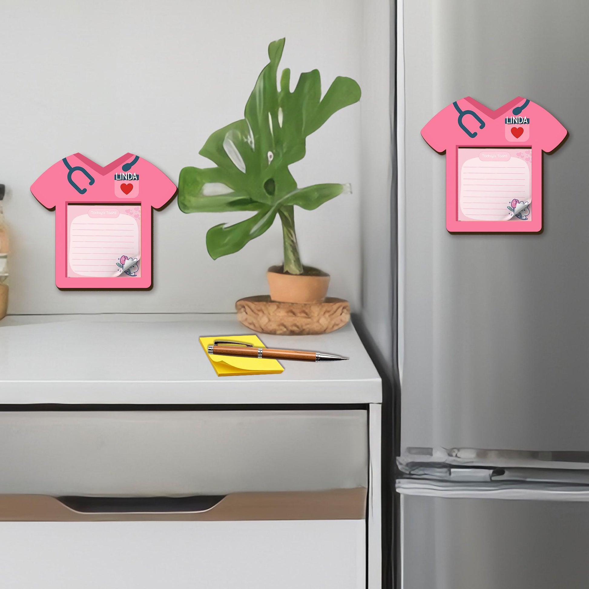 Personalized Nurse Magnetic Sticky Note Organizer – Pink Scrub Note Magnet for Locker or Fridge – Cute Gift for Nurses, CNA, or Med Students