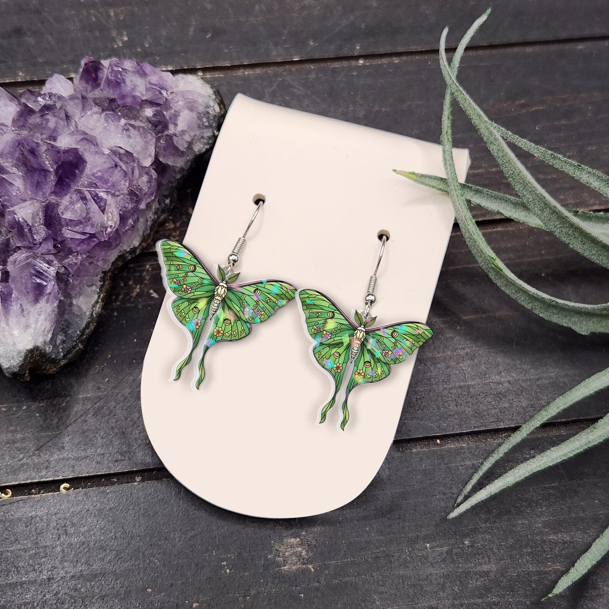 Luna Moth Dangle Earrings – Nature Inspired Green Insect Jewelry – Cottagecore Fairycore Moth Earrings Gift for Her