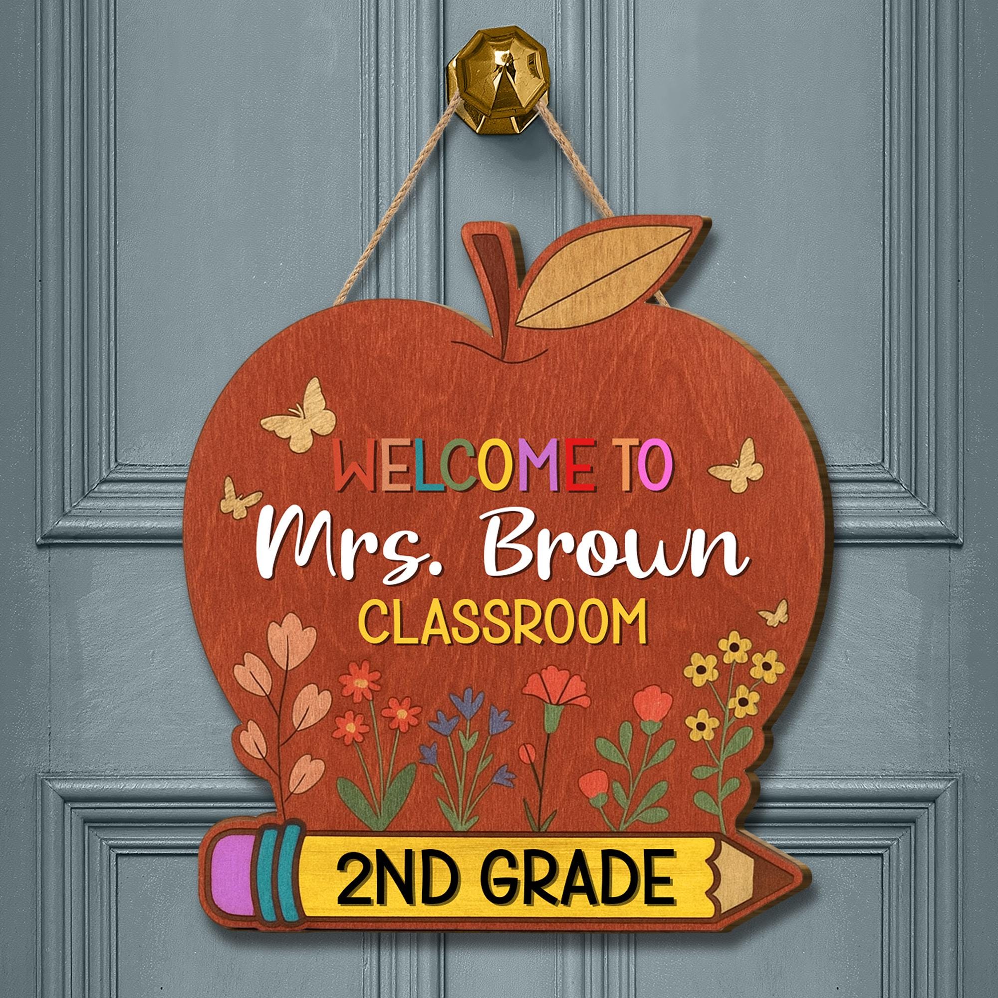 Personalized 2nd Grade Teacher Door Sign, Apple Classroom Welcome Sign, Custom Name Back to School Decor for Teachers, Educators, Staffs