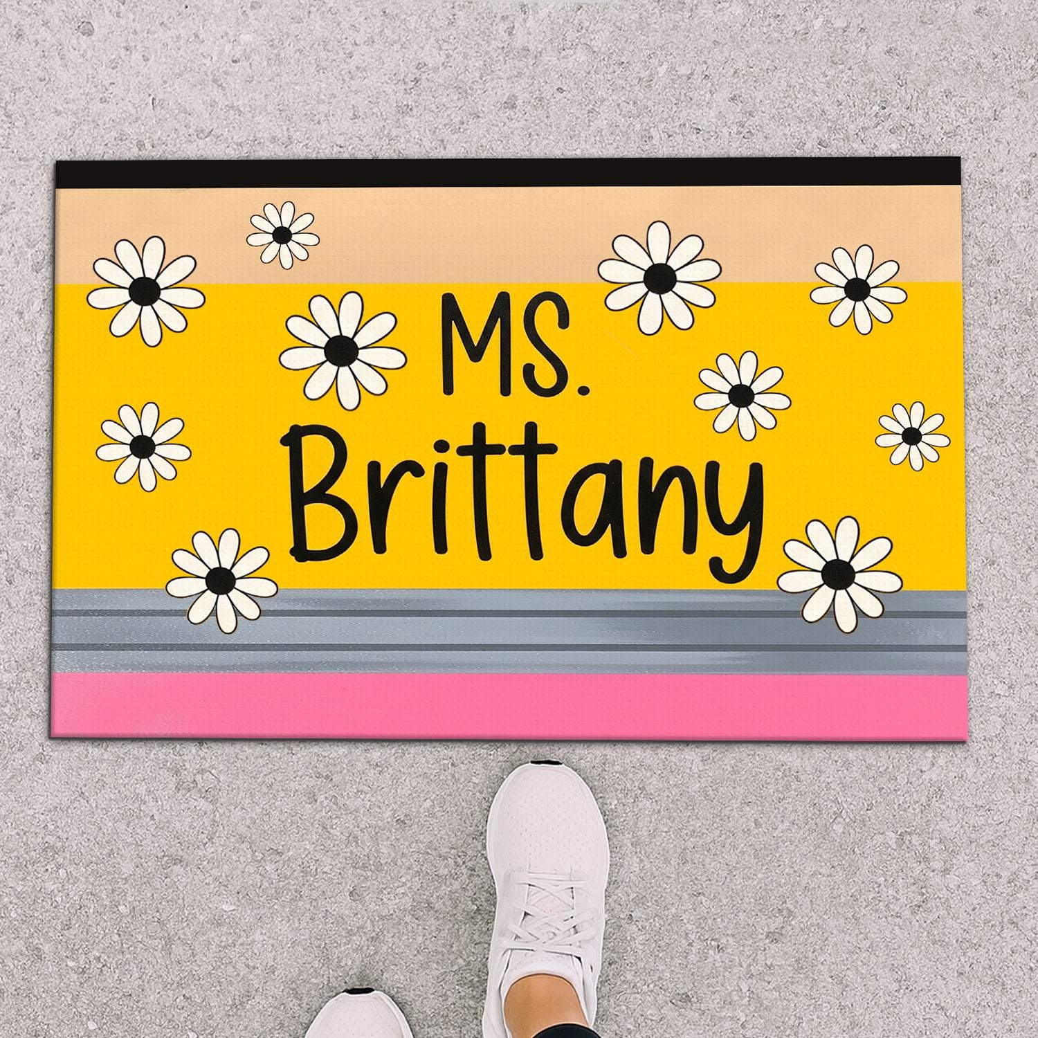 Personalized Teacher Doormat, Daisy Floral Classroom Rug, Custom Name School Mat, Cute Welcome Mat for Teachers, Bright Door Decor