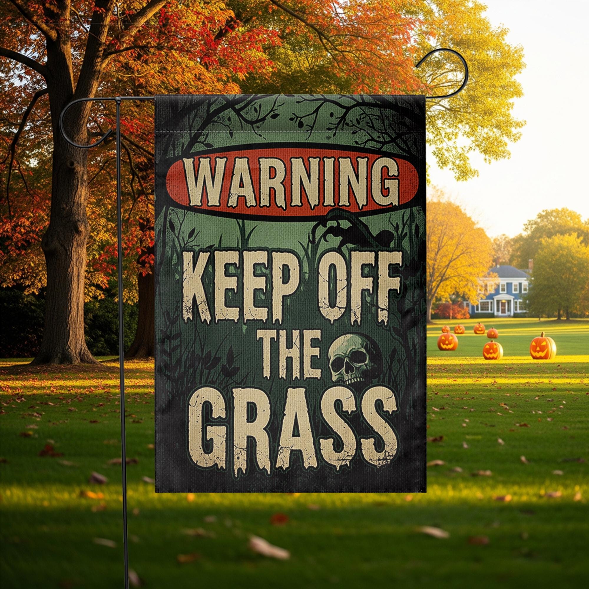 Warning Keep Off the Grass Halloween Garden Flag – Funny Spooky Yard Sign, Outdoor Lawn Decor, Creepy Fall Decoration with Skull