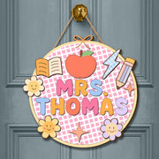 Personalized Teacher Door Sign, Cute Round Classroom Decor with Flowers, Apple, Pencil, Back to School Gift, Teacher Door Sign, School Decor