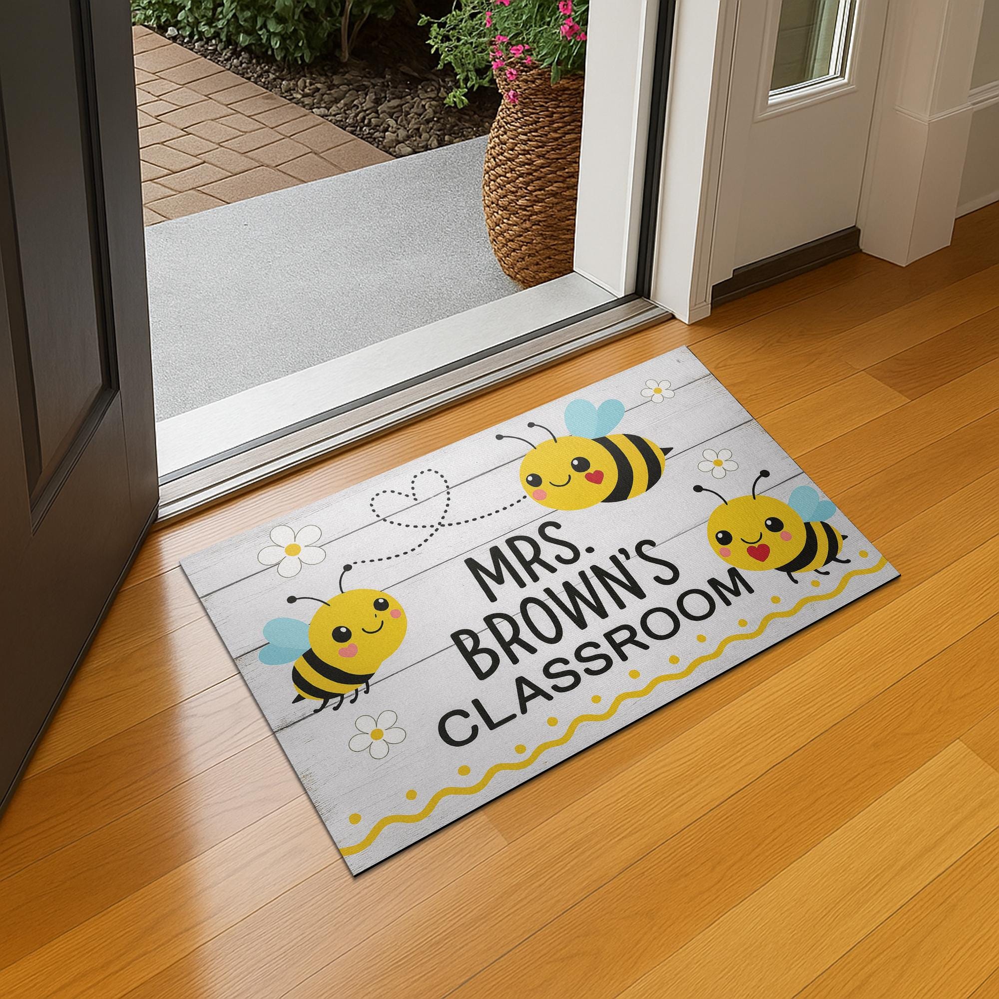 Teacher Classroom Doormat – Cute Bee Theme Welcome Mat, Personalized Teacher Rug, Back to School Door Decor for Class Entry, School Doormat
