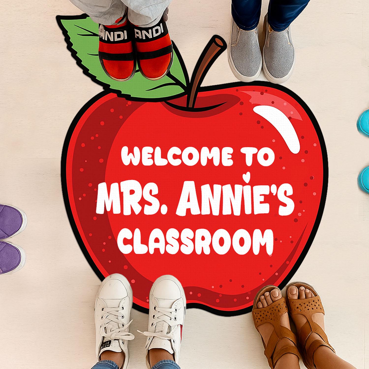 Cute Apple Shaped Teacher Doormat, Custom Classroom Welcome Mat, Back to School Decor, Personalized Rug for Teachers, Cute School Gift