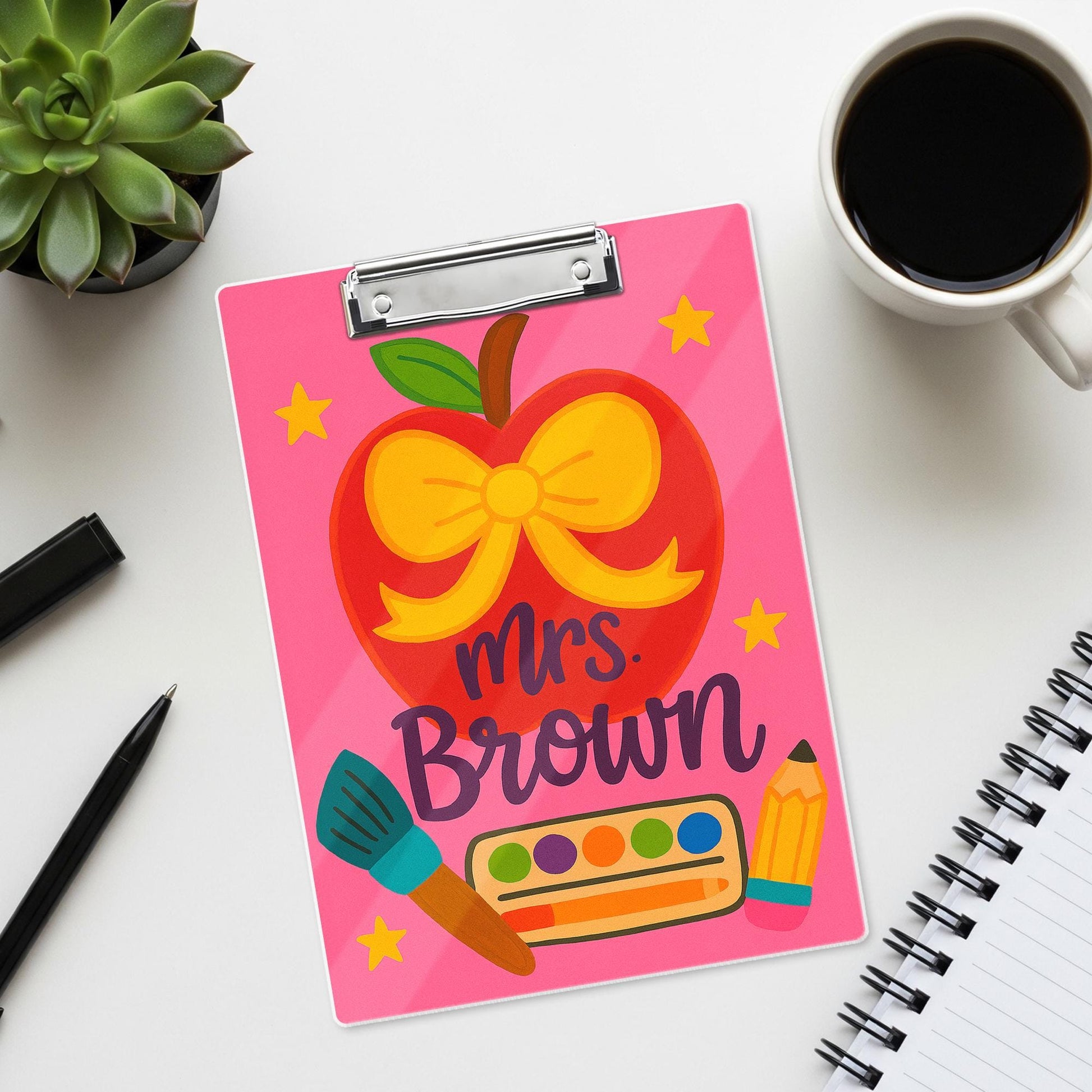 Personalized Teacher Clipboard – Cute Apple with Bow & Art Supplies Design, Custom Back to School Gift for Teachers, Educators, School Staff