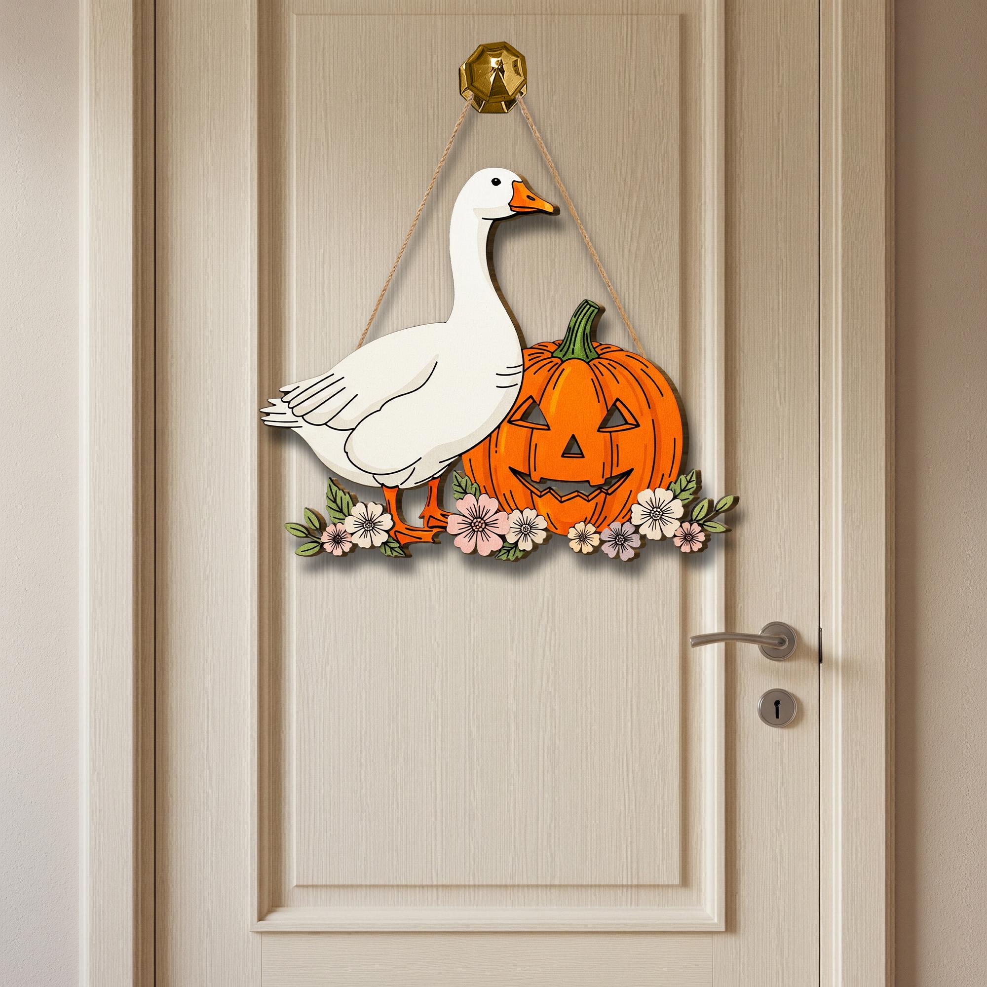 Fall Goose Pumpkin Door Sign, Wooden Halloween Porch Decor, Cute Farmhouse Autumn Wall Hanging, Rustic Jack O'Lantern Sign