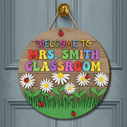 Welcome Classroom 3D Door Sign, Colorful Teacher Wood Sign with Daisies and Ladybugs, Spring School Decor, Personalized Classroom Gift
