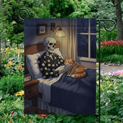 Funny Skeleton and Cat Garden Flag – Halloween Spooky Bedroom Decor, Cozy Skeleton Night Scene, Gothic Fall Outdoor Yard Banner