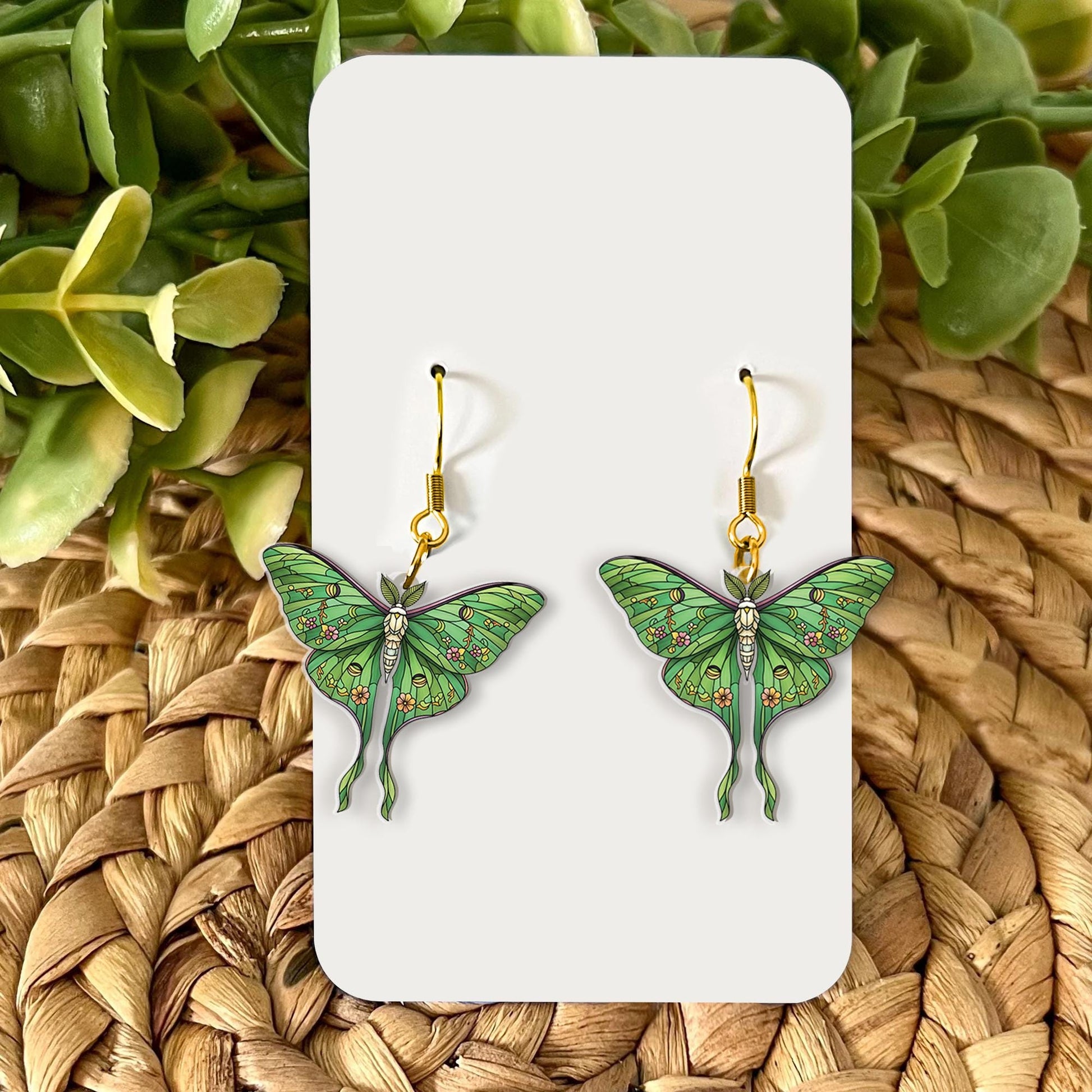 Luna Moth Dangle Earrings – Nature Inspired Green Insect Jewelry – Cottagecore Fairycore Moth Earrings Gift for Her