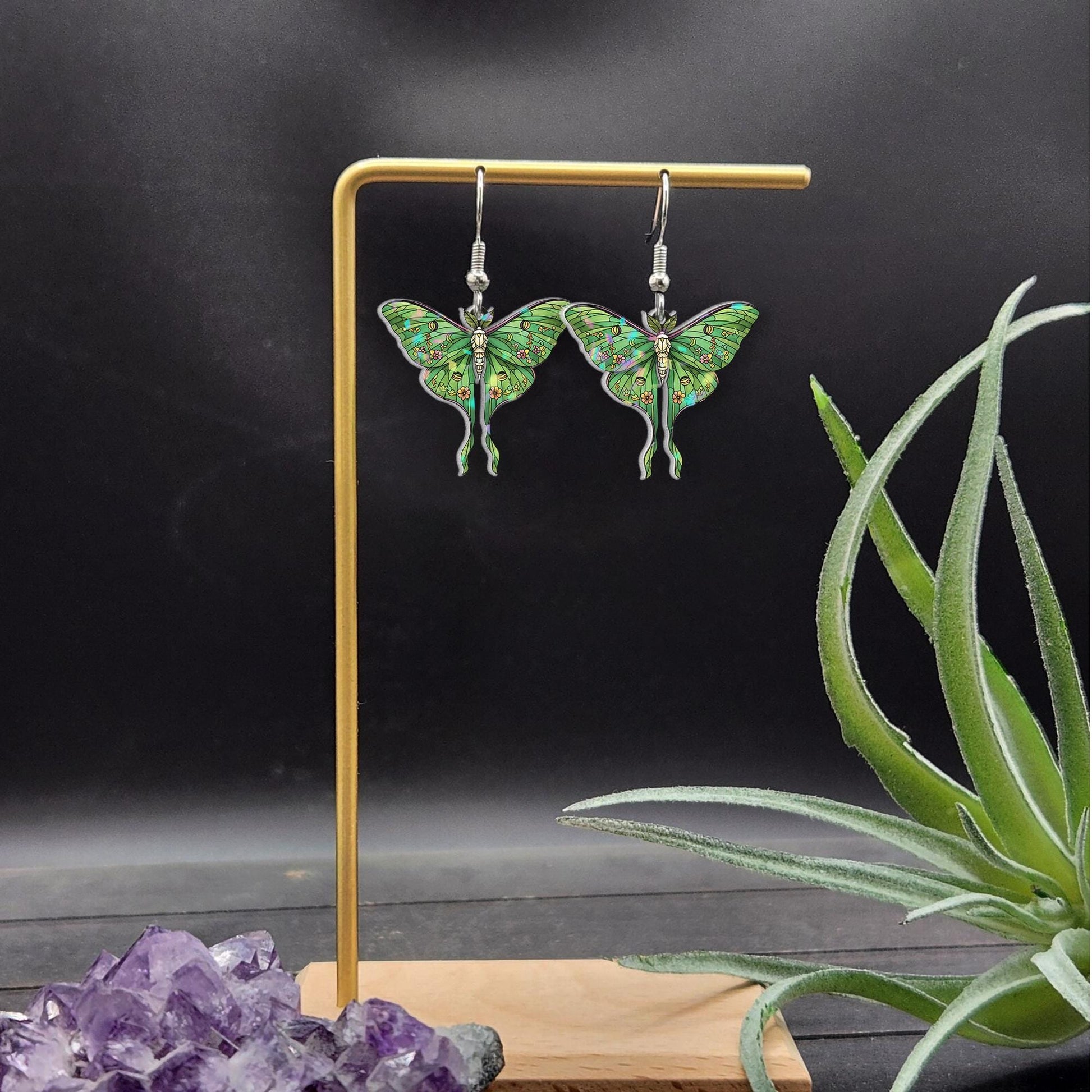 Luna Moth Dangle Earrings – Nature Inspired Green Insect Jewelry – Cottagecore Fairycore Moth Earrings Gift for Her