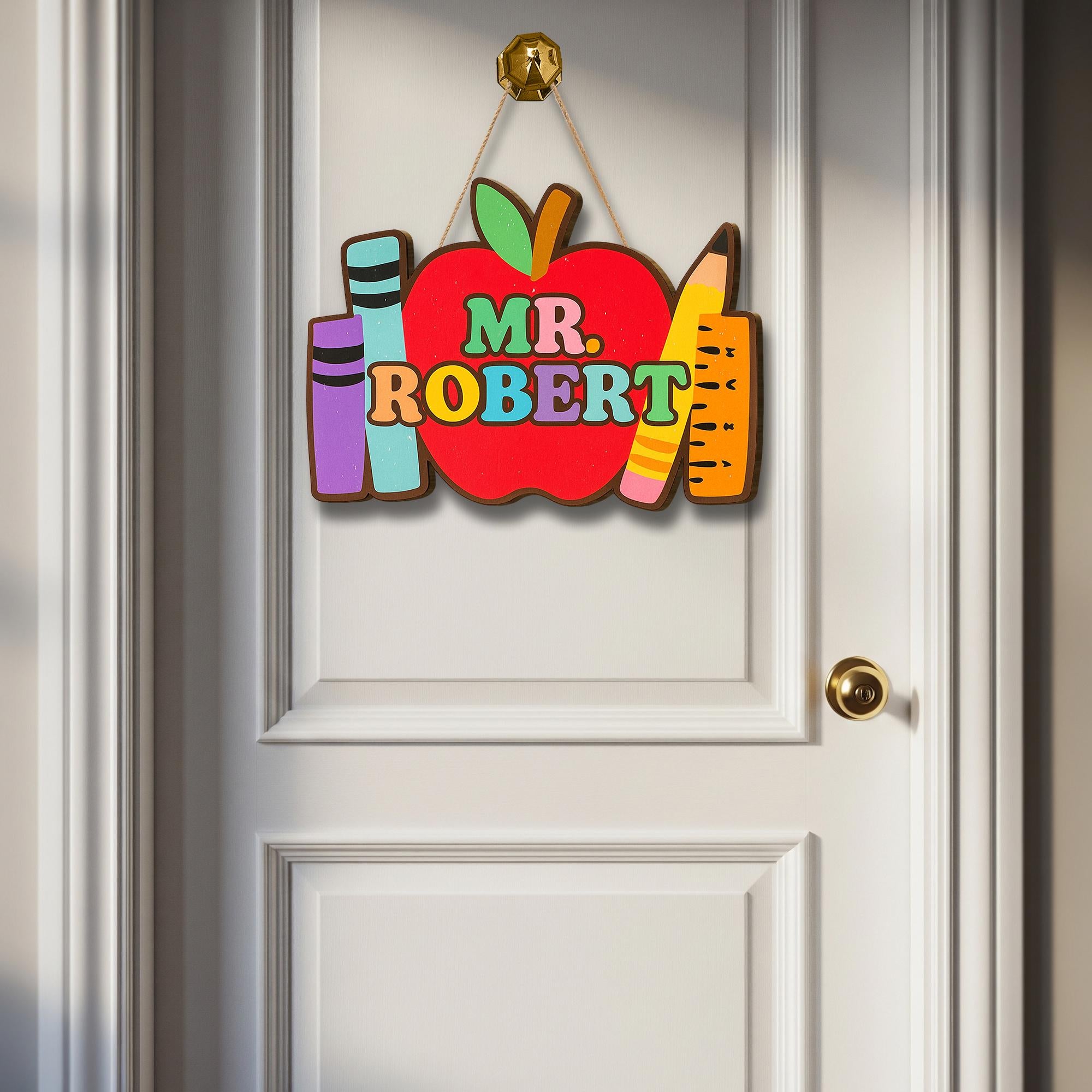 Personalized Teacher Door Sign – Back to School Apple Custom Name Sign with Crayons & Pencil, Classroom Decor Gift for Teacher, Educator