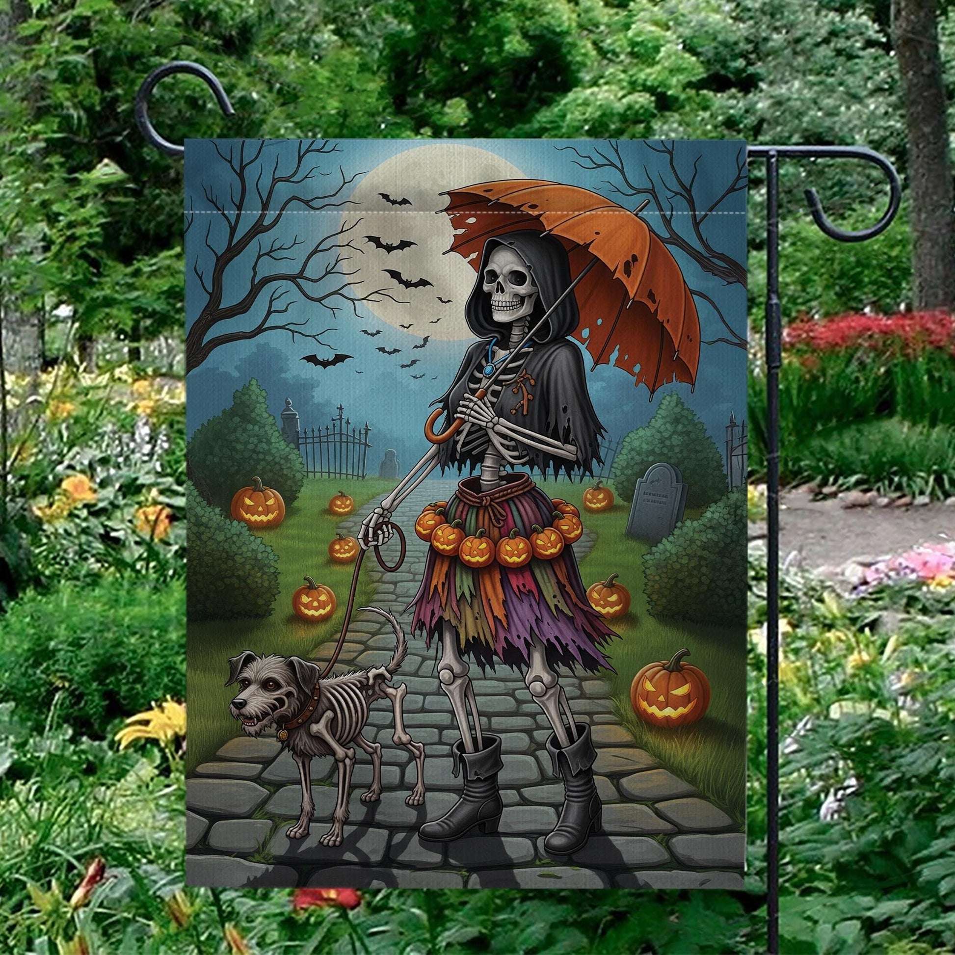 Skeleton Walking Dog Halloween Garden Flag – Spooky Skeleton Dog Yard Decor, Creepy Pumpkin Graveyard Outdoor Flag