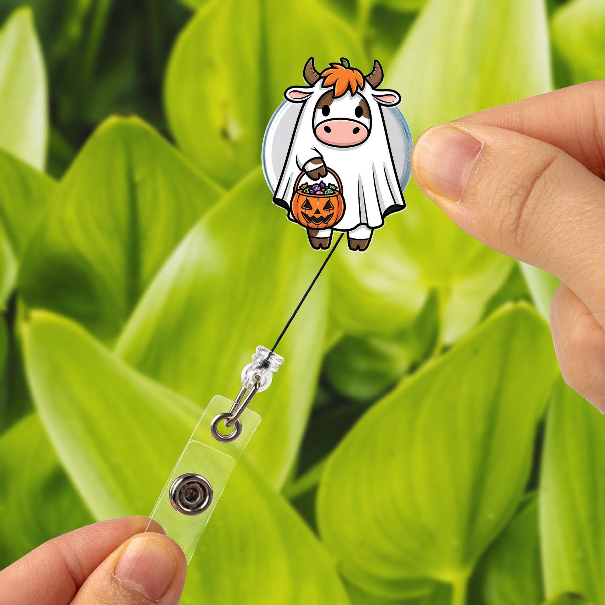 Cute Halloween Cow Badge Reel, Ghost Cow ID Holder, Trick or Treat Nurse Badge Clip, Fall Accessory for Vet Tech, Fun Work Lanyard