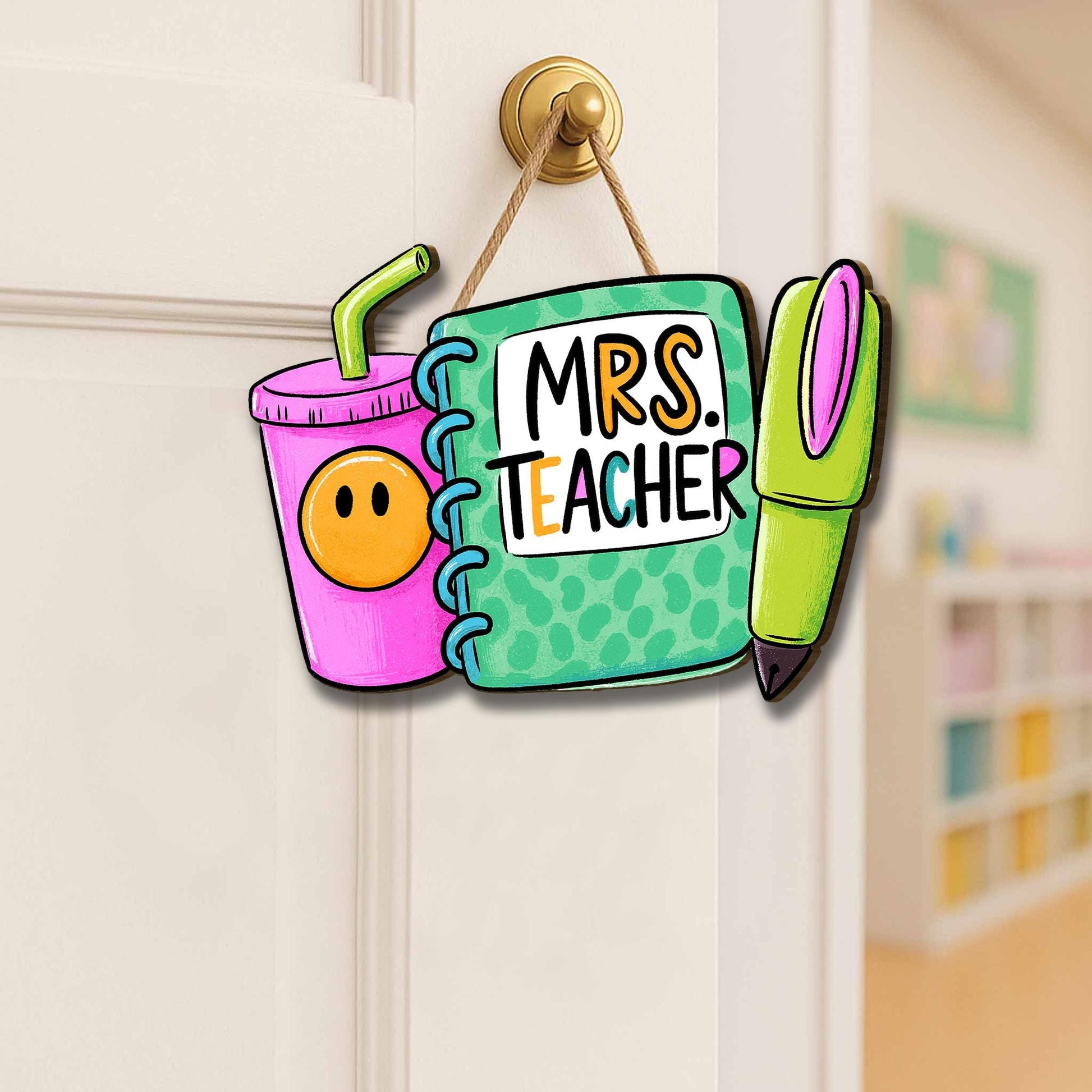 Personalized Teacher Door Sign – Cute Notebook, Pen, Tumbler Classroom Decor, Back to School Gift for Teachers, Custom Name Hanger