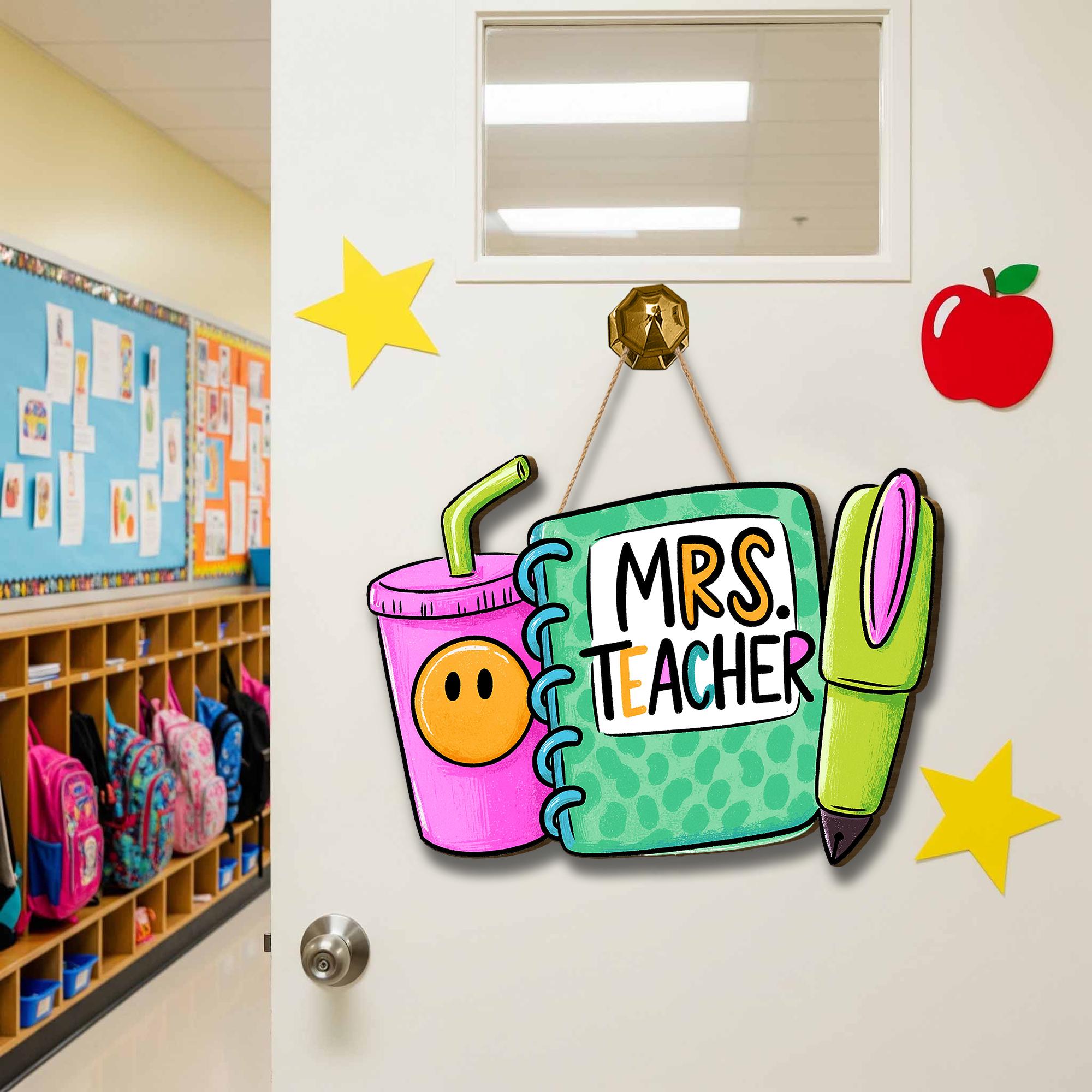 Personalized Teacher Door Sign – Cute Notebook, Pen, Tumbler Classroom Decor, Back to School Gift for Teachers, Custom Name Hanger