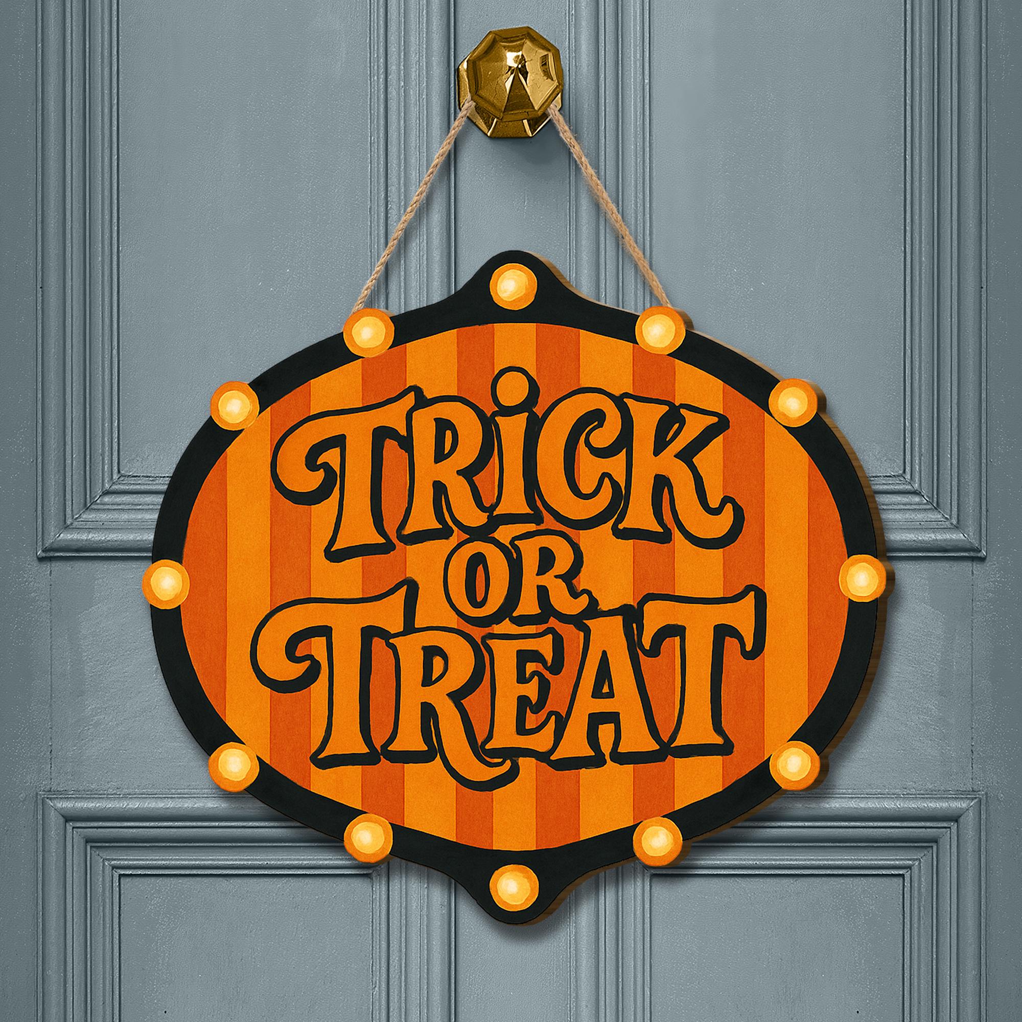 Trick or Treat Door Sign – Light-Up Halloween Hanging Decor for Porch, Front Door, or Indoor Wall Display