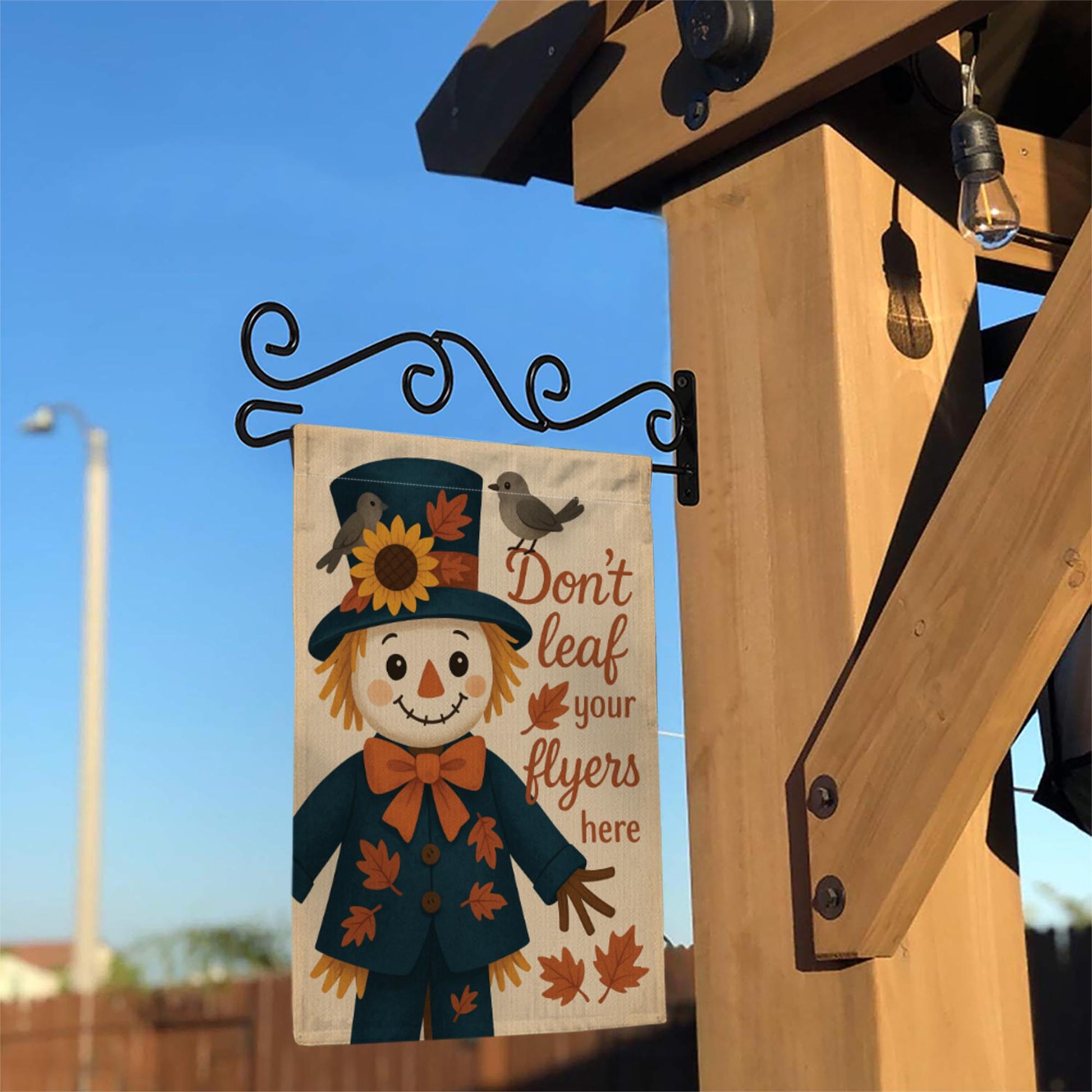 No Soliciting Garden Flag, Funny Fall Yard Decor, Scarecrow Outdoor Sign, Don't Leaf Flyers Here Flag, Cute Autumn Porch Decoration