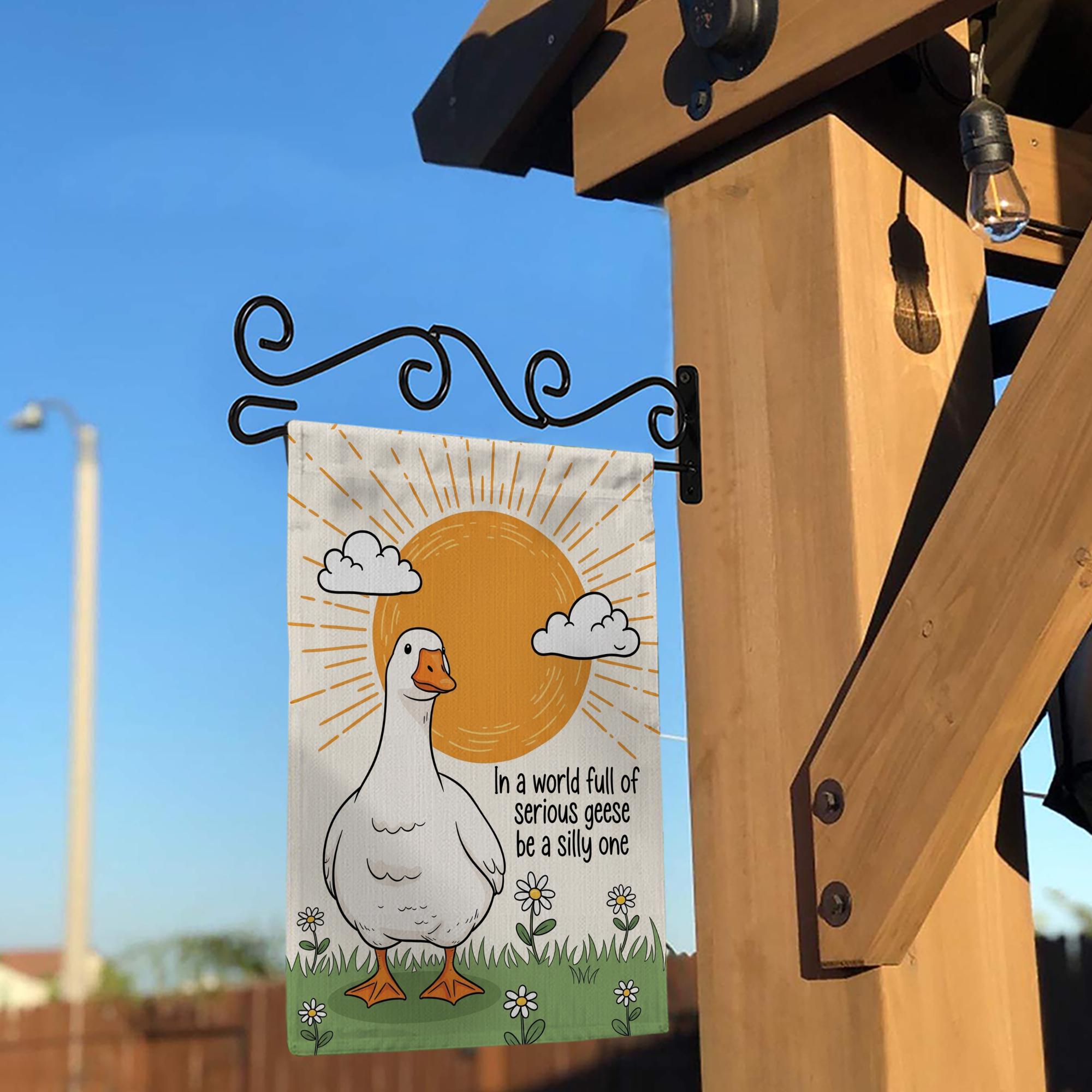 Funny Goose Garden Flag – "Be a Silly One" Inspirational Animal Yard Decor, Whimsical Outdoor Banner for Spring and Summer Cheer