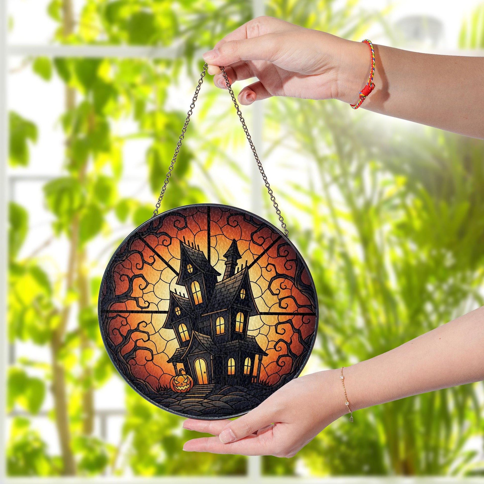 Halloween Round Suncatcher, Spooky Window Hanging Decoration with Pumpkin Scene, Autumn Sun Catcher for Home and Party Decor
