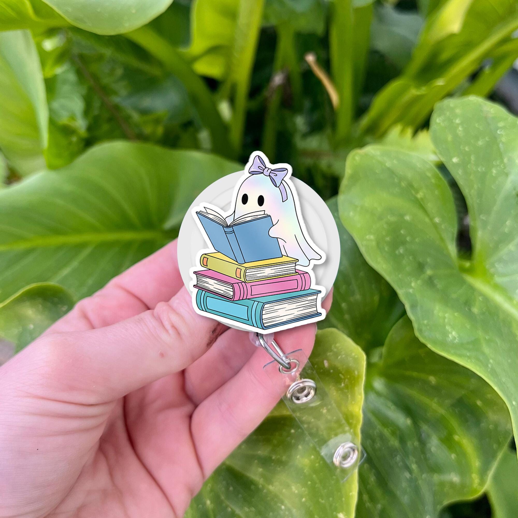 Ghost Reading Badge Reel – Cute Teacher ID Clip with Books, Pastel Ghost Librarian Badge Holder, Spooky Book Lover Fall Accessory