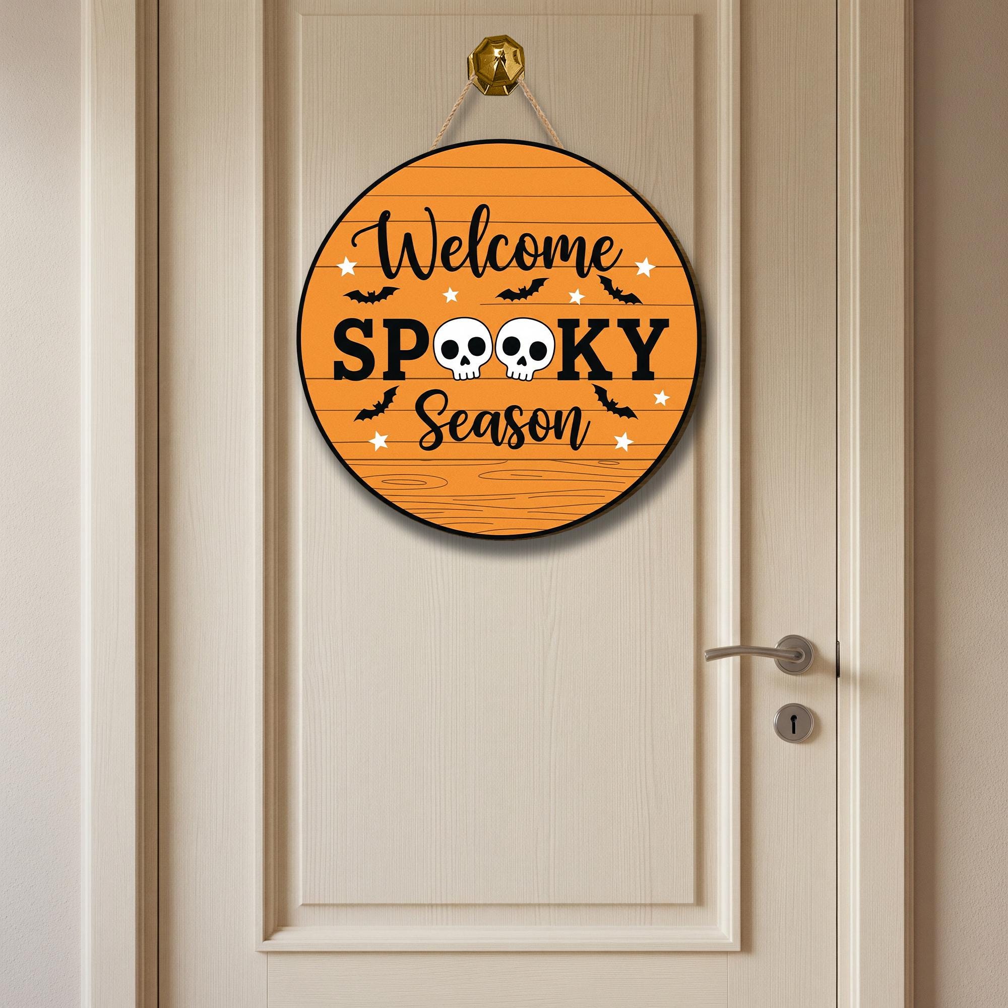 Welcome Spooky Season Sign, Round Halloween Door Hanger, Orange Skull & Bats Porch Décor, Seasonal Fall Welcome Plaque