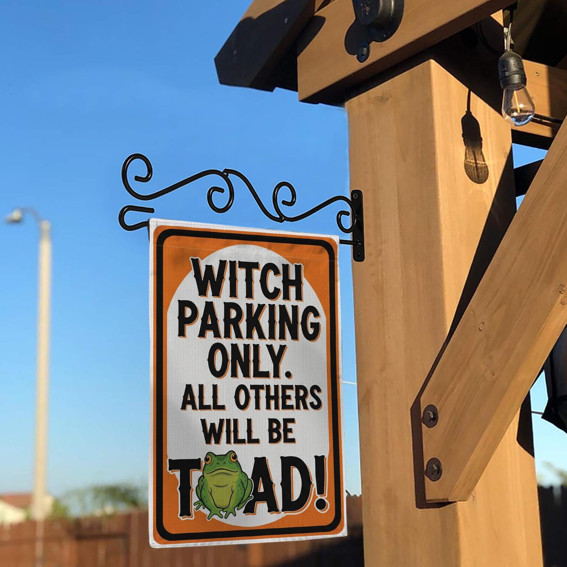 Witch Parking Only Garden Flag – Funny Halloween Toad Yard Sign, Spooky Witch Decor, Outdoor Halloween Porch Flag
