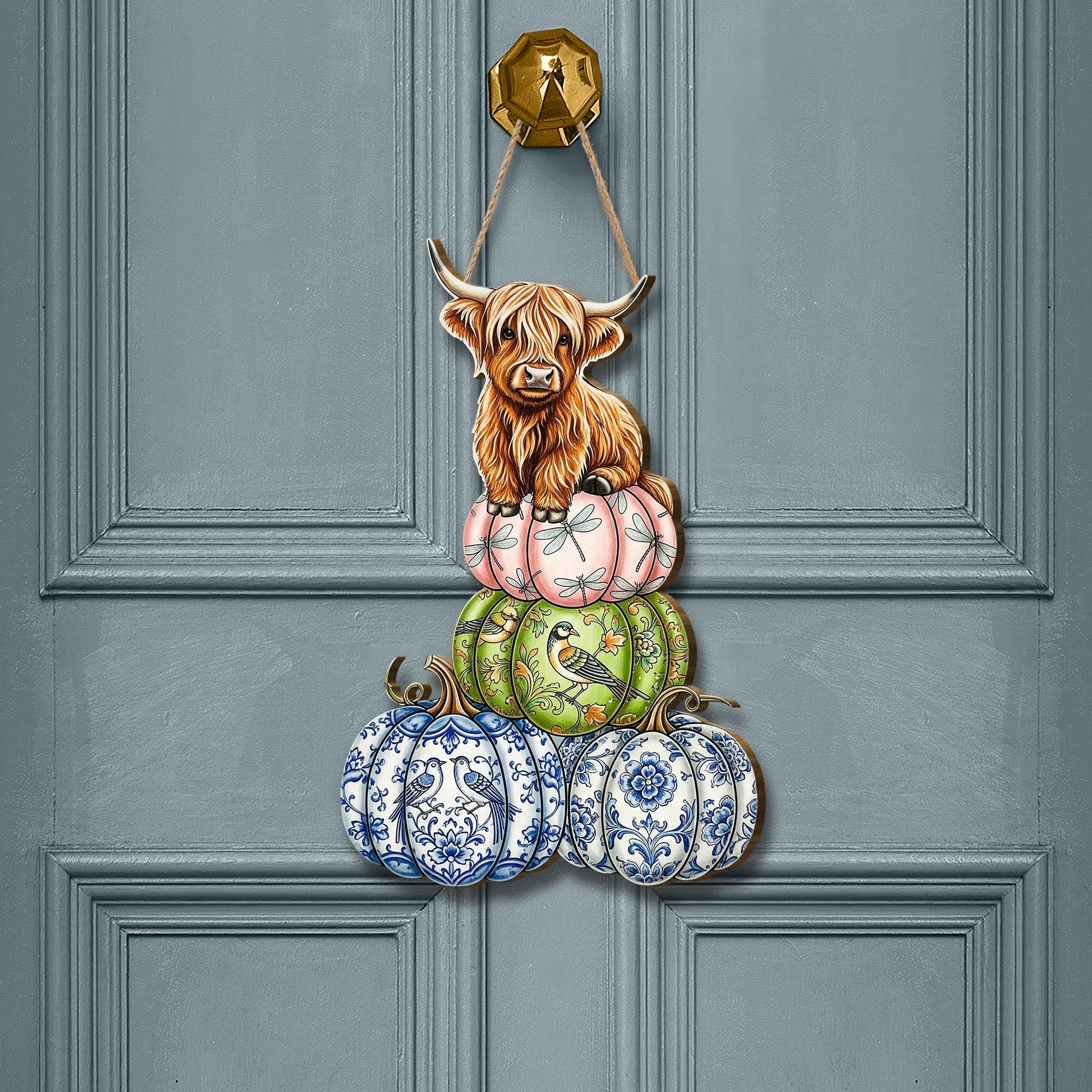 Highland Cow Pumpkin Wooden Door Sign – Fall Farmhouse Wall Decor, Rustic Cow Autumn Porch Sign, Country Pumpkin Stack Art