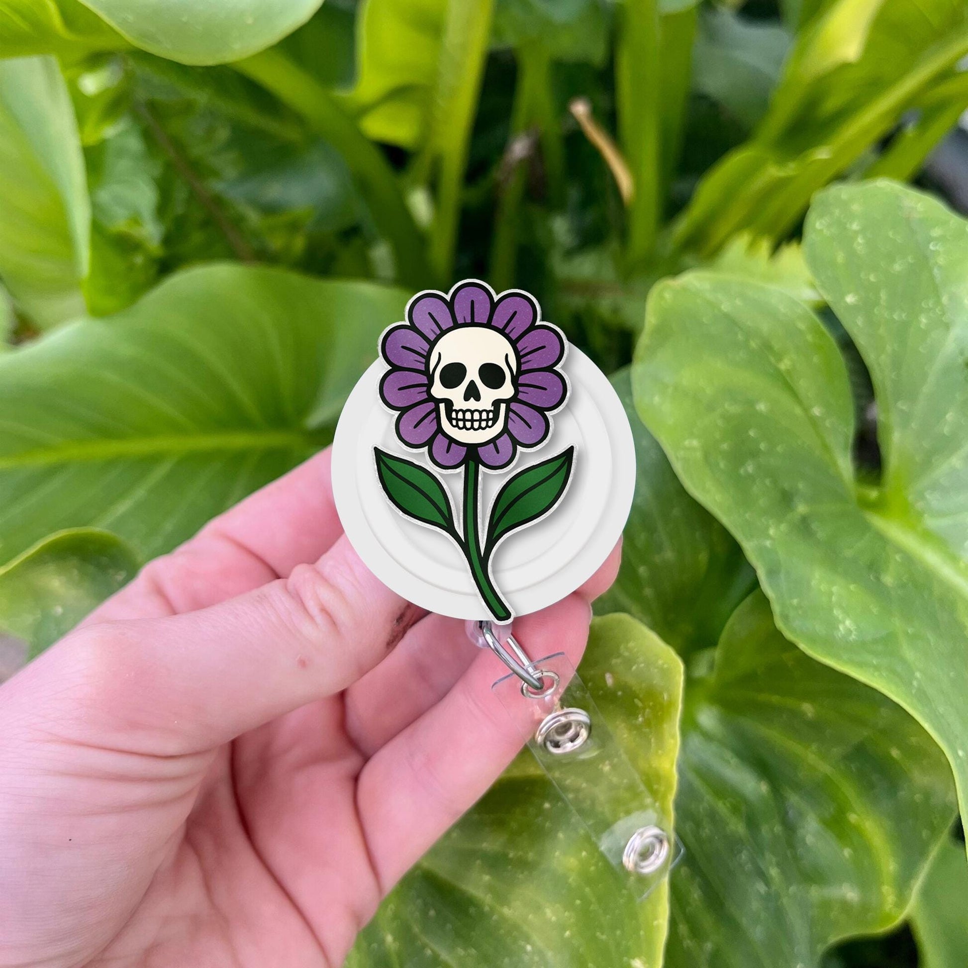 Skull Flower Badge Reel, Gothic ID Holder, Cute Spooky Nurse Clip, Halloween Floral Badge, Dark Aesthetic Badge Reel