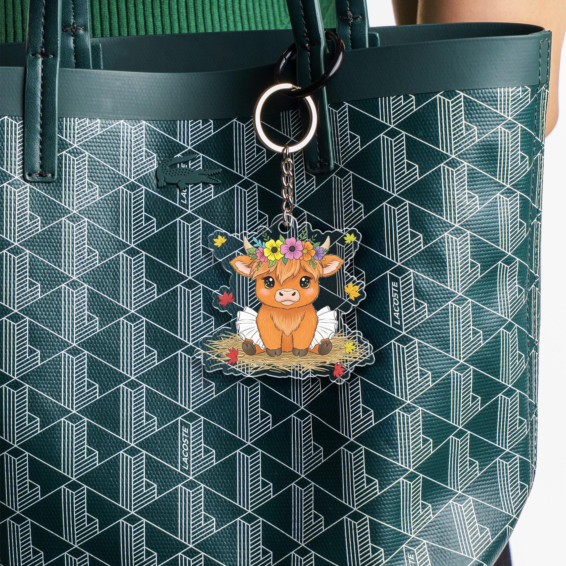 Cute Highland Cow Keychain – Kawaii Calf Acrylic Charm with Flower Crown, Fall Leaves, Farm Animal Gift, Cow Lover Accessory