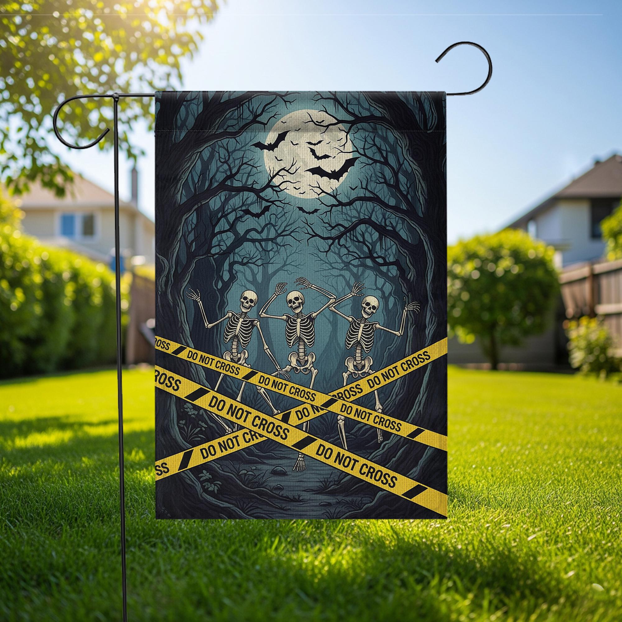 Halloween Skeleton Garden Flag, Spooky Do Not Cross Yard Decor, Haunted House Outdoor Decoration, Scary Moonlit Cemetery Flag