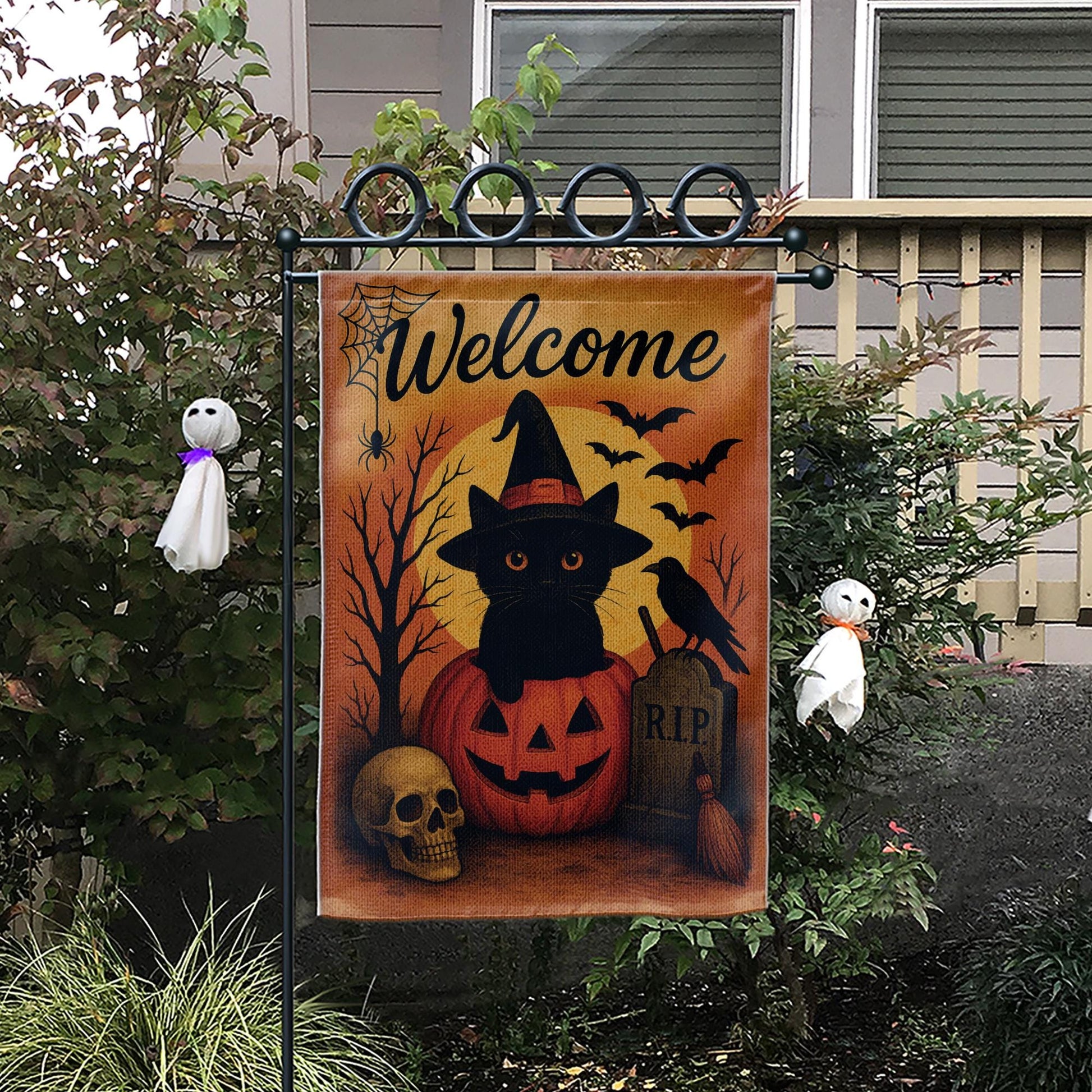 Welcome Halloween Garden Flag, Black Cat Pumpkin Yard Banner, Spooky Outdoor Porch Decor, Gothic Seasonal Decoration with Bats