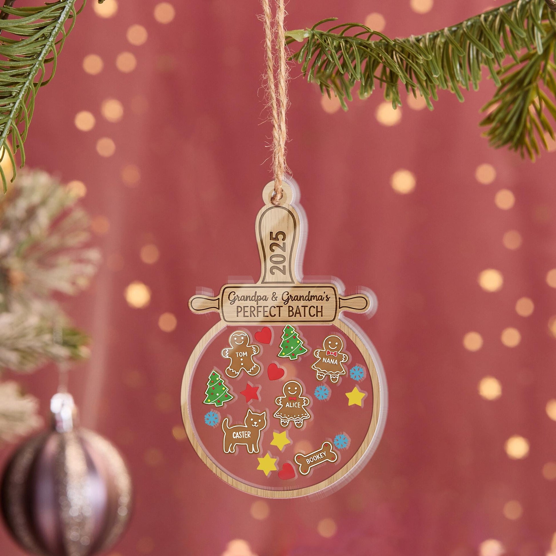 Grandparents Christmas Ornament – Personalized Gingerbread Family Shaker Keepsake with Custom Names