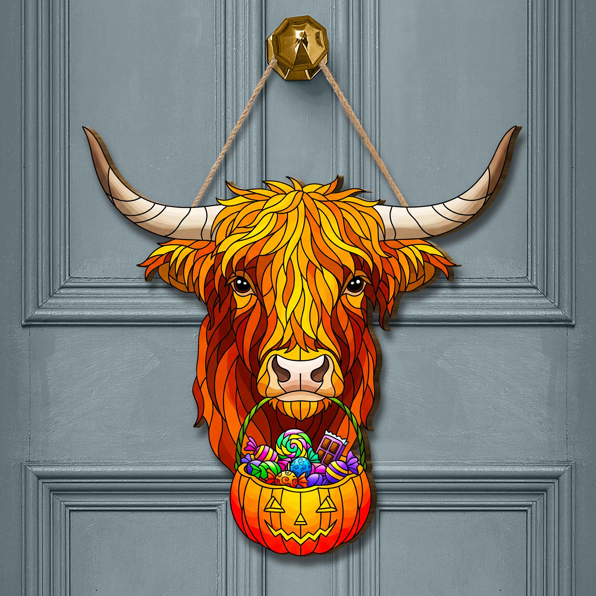 Highland Cow Halloween Door Hanger: Farmhouse Pumpkin Candy Holder