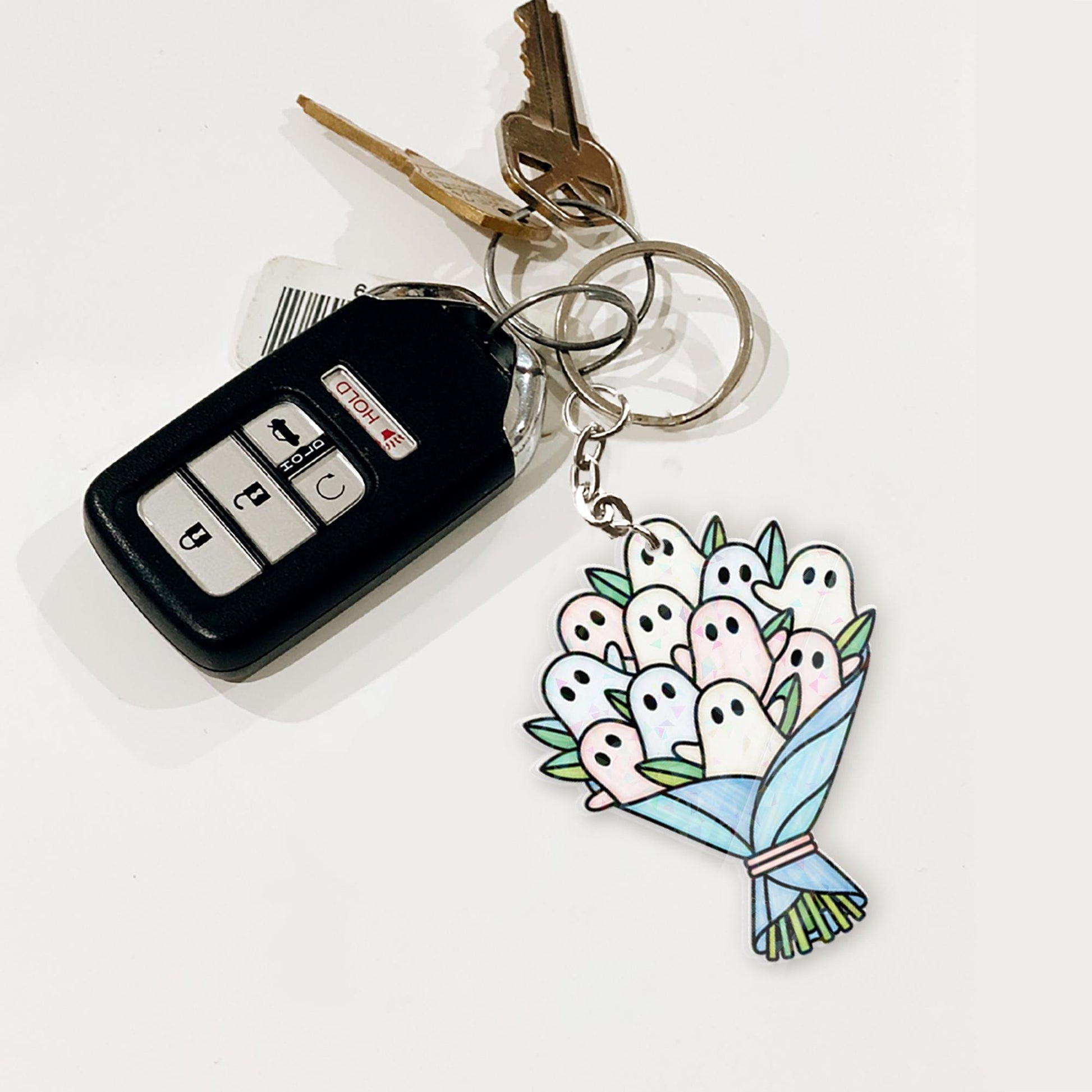 Cute Ghost Bouquet Keychain | Spooky Acrylic Charm | Halloween Gift for Ghost Lovers | Kawaii Accessory with Floral Design