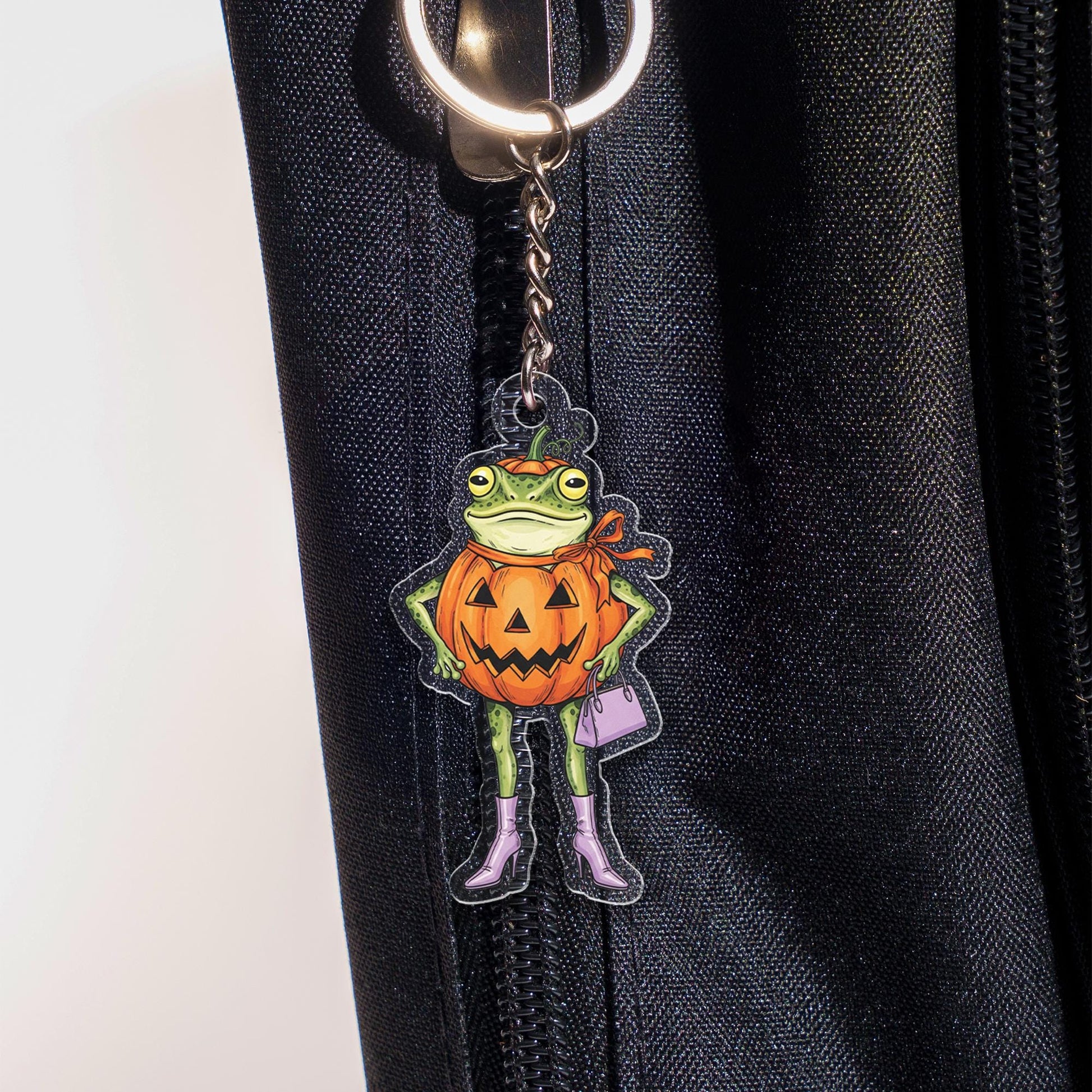 Frog Pumpkin Keychain – Cute Halloween Acrylic Keychain, Funny Frog Lover Gift, Spooky Fall Bag Charm, Trick or Treat Accessory
