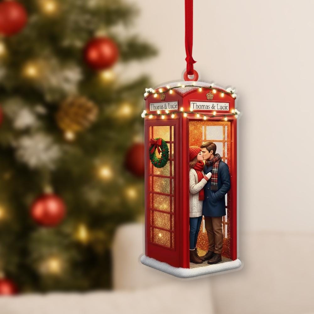 Custom Red Phone Booth Ornament – Personalized Christmas Decoration with Couple Name and Holiday Lights