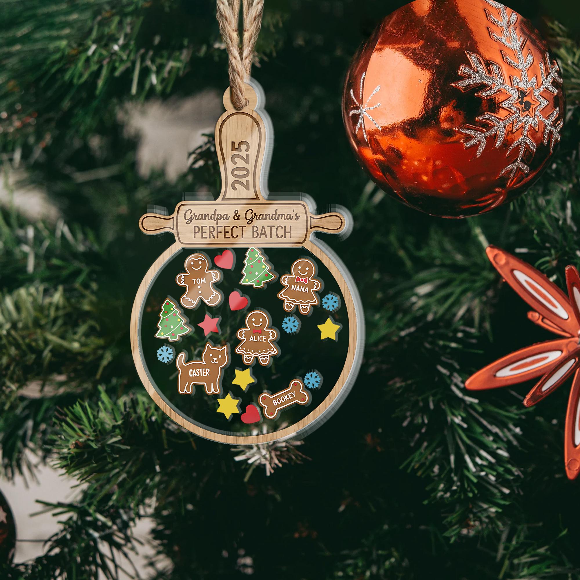 Grandparents Christmas Ornament – Personalized Gingerbread Family Shaker Keepsake with Custom Names