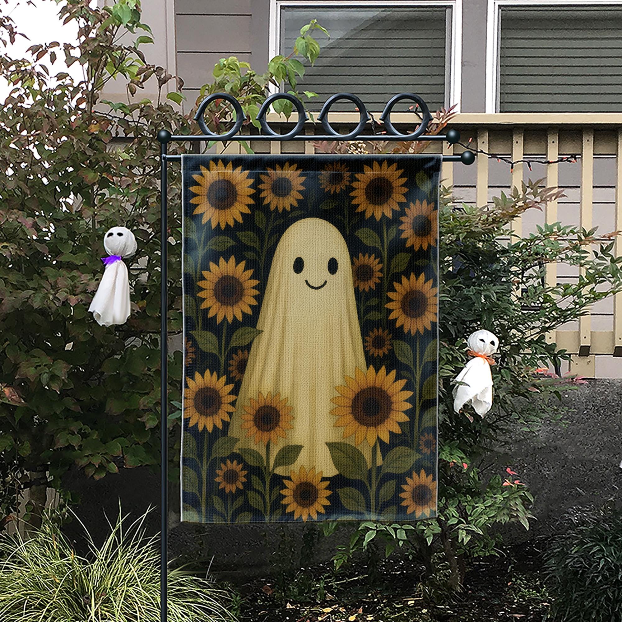 Ghost & Sunflower Garden Flag: Spooky Cottagecore Halloween Decor