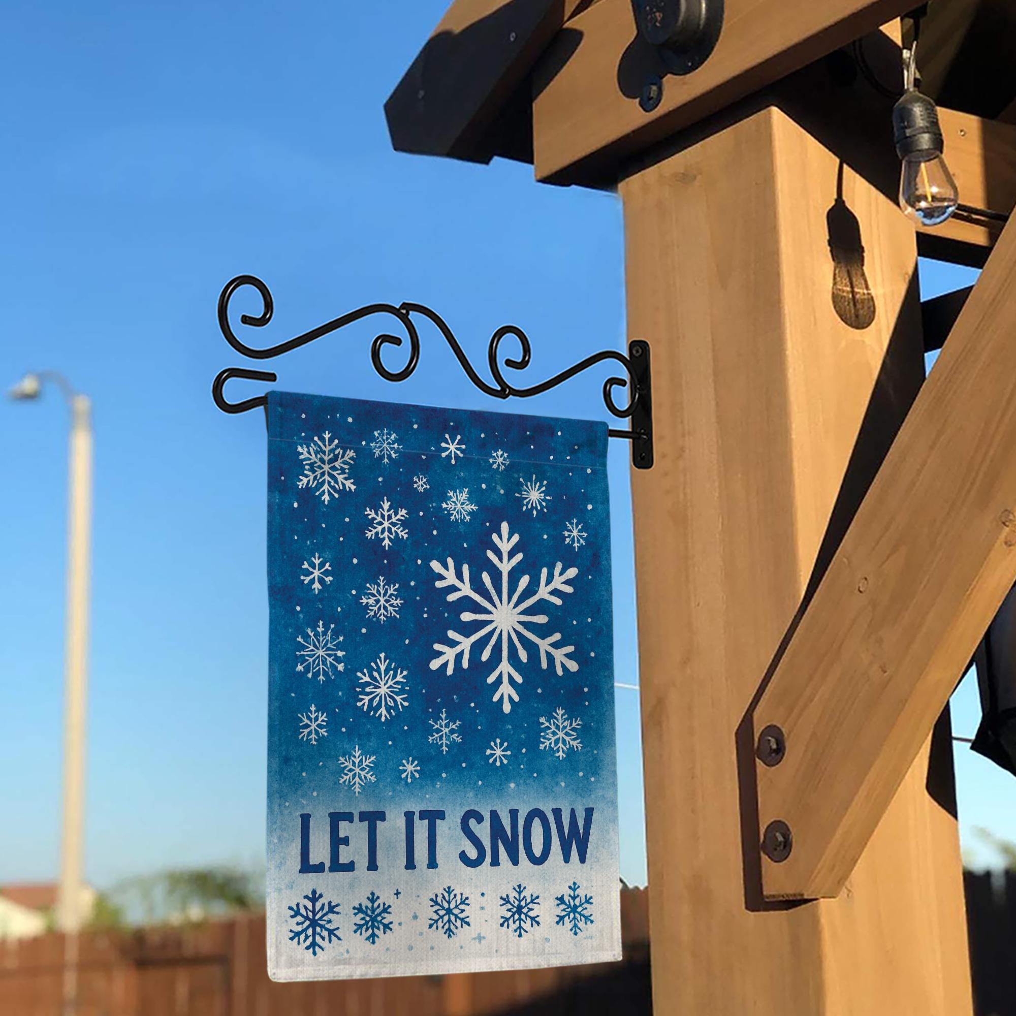 Winter Garden Flag: Christmas Snowflake Flag