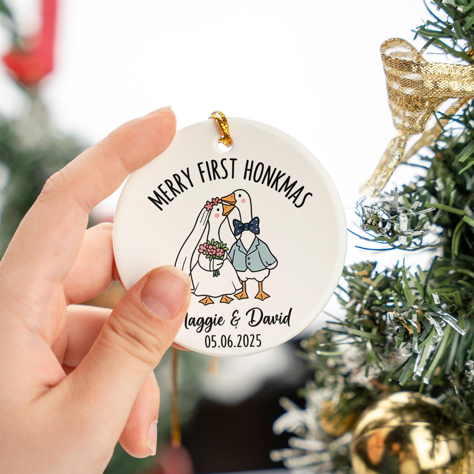 Personalized Goose Ornament – Ceramic Wedding Decoration with Bride and Groom, Merry First Honkmas Design