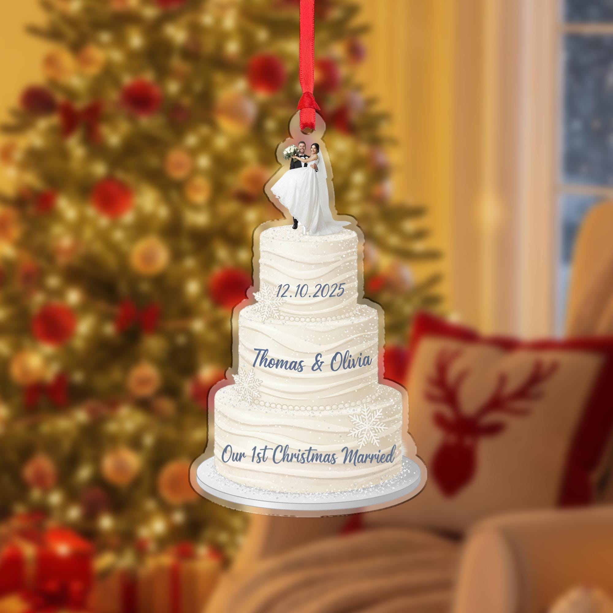 Personalized Wedding Cake Christmas Ornament – Acrylic Hanging Decoration with Bride and Groom Design