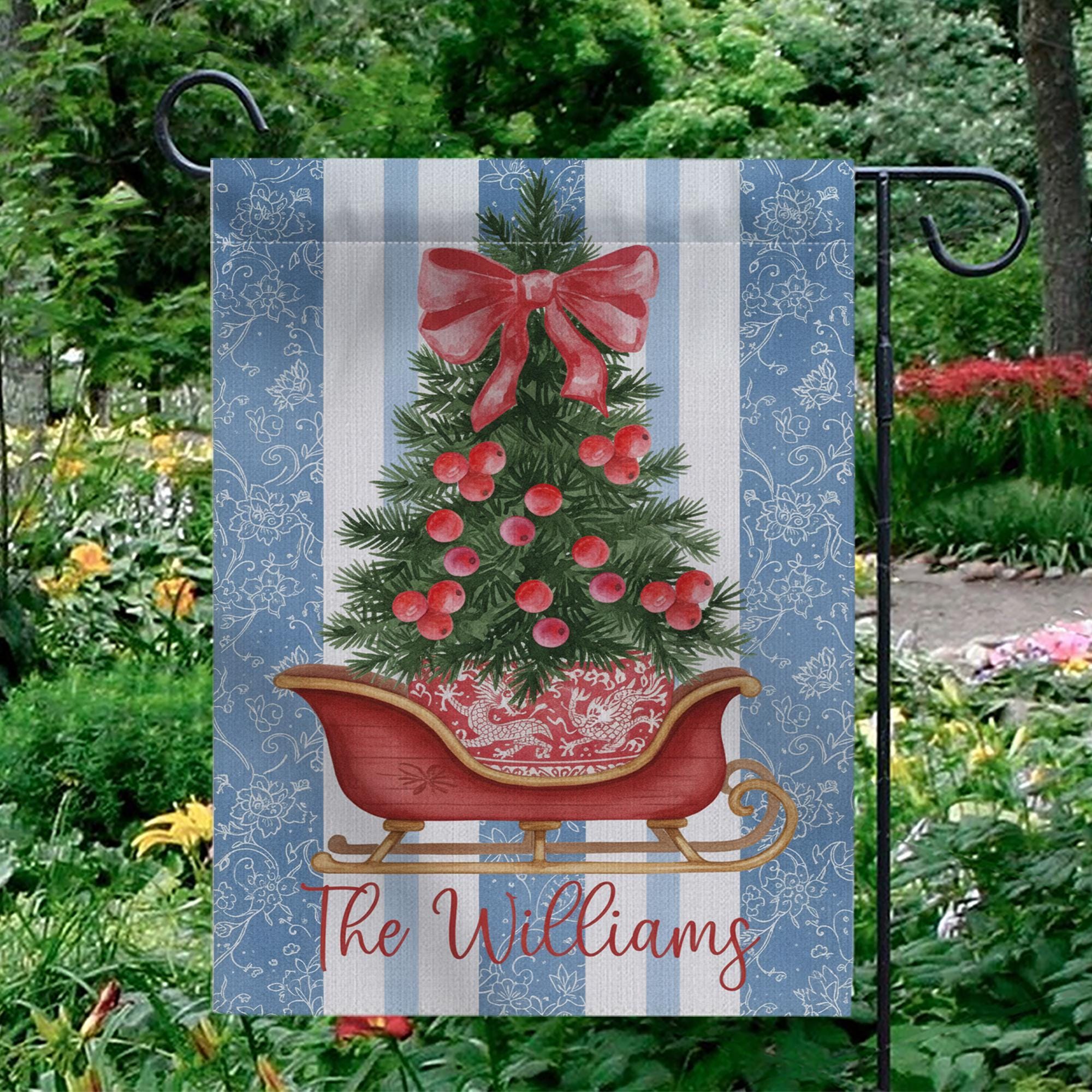 Personalized Christmas Garden Flag – Custom Family Name Holiday Yard Decoration with Tree and Sleigh