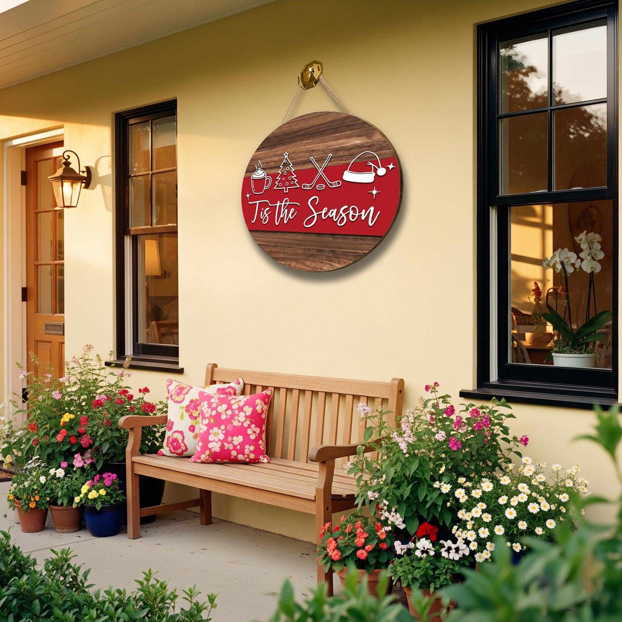 Tis the Season Door Sign – Round Wooden Hoockey Christmas Porch Decor