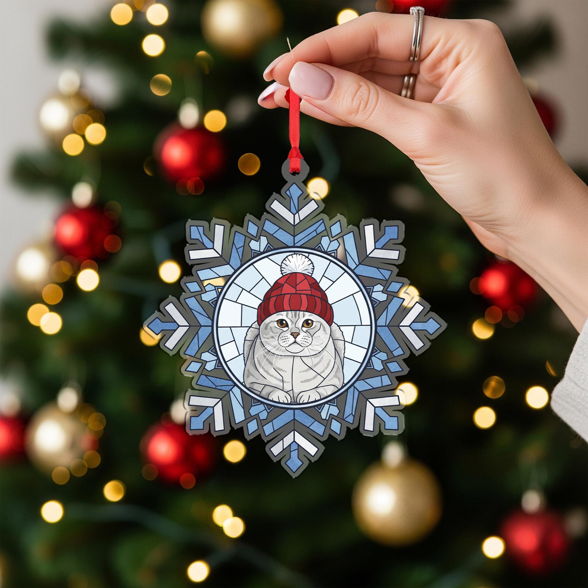 Personalized Ornament – Custom Cat Portrait in Snowflake Design with Winter Hat