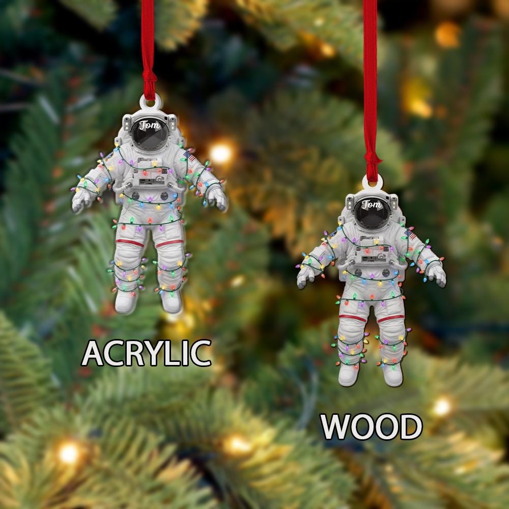Personalized Astronaut Ornament – Custom Name Christmas Decoration with Space Suit and Holiday Lights
