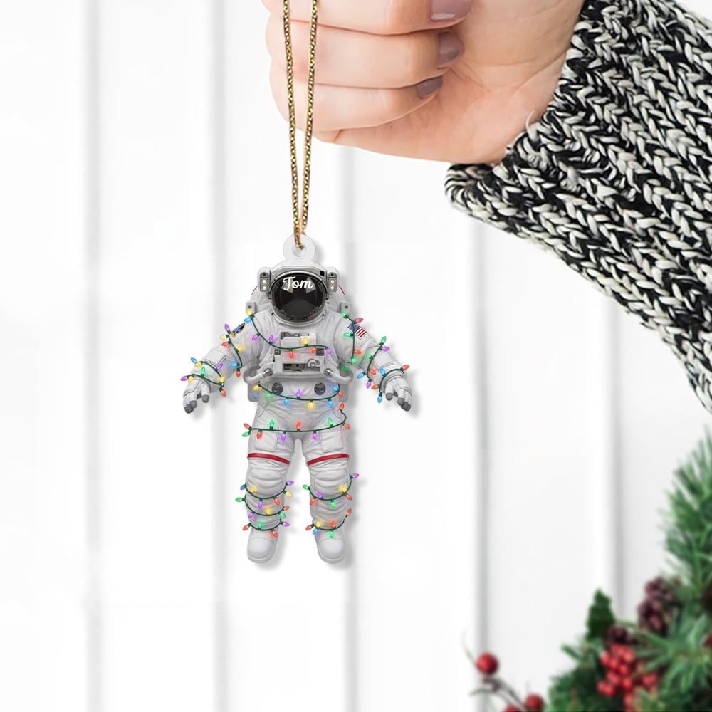 Personalized Astronaut Ornament – Custom Name Christmas Decoration with Space Suit and Holiday Lights