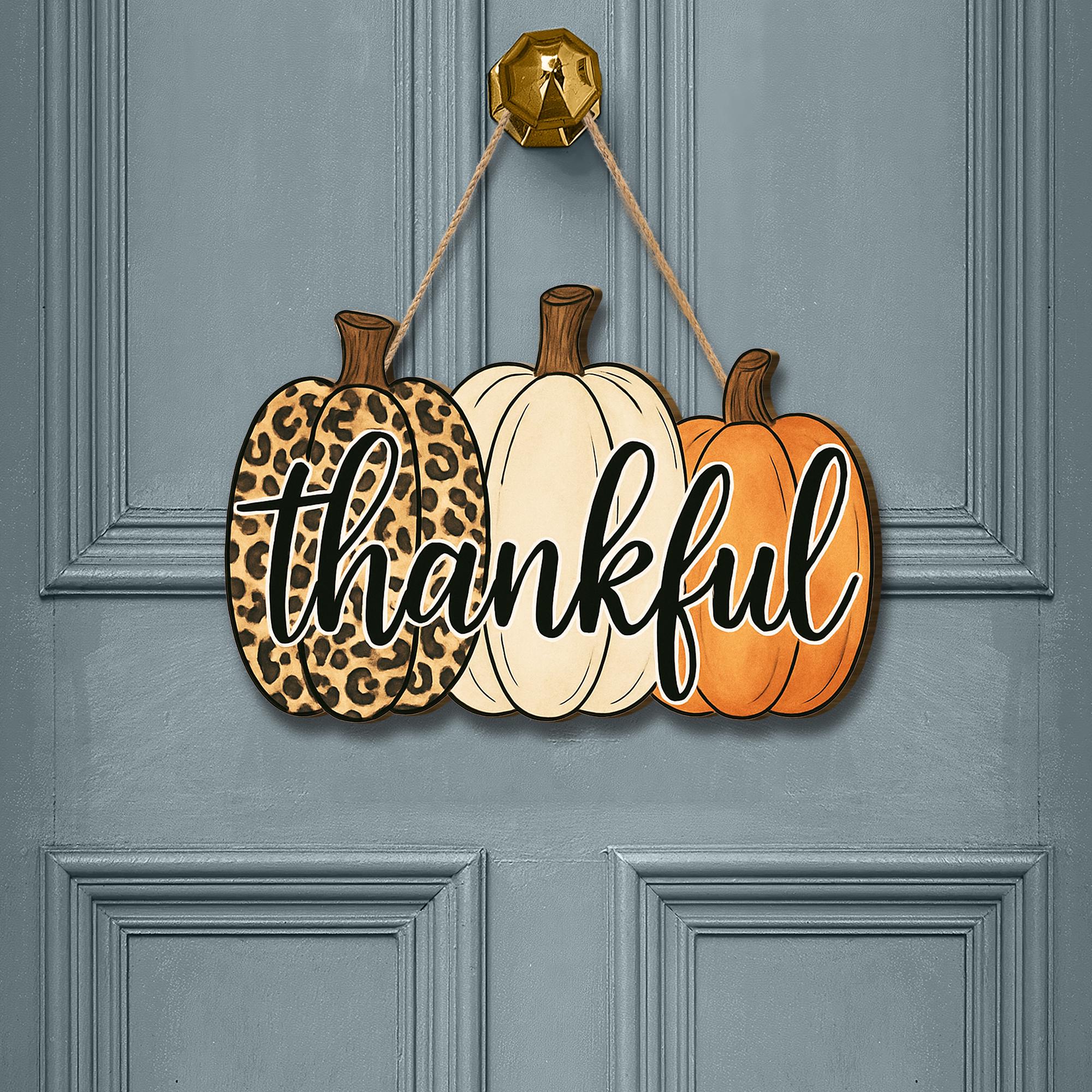 Wood Pumpkin Door Sign – Thankful Hanging Fall Harvest Decoration with Leopard and Orange Pumpkins