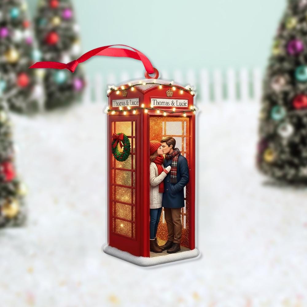 Custom Red Phone Booth Ornament – Personalized Christmas Decoration with Couple Name and Holiday Lights